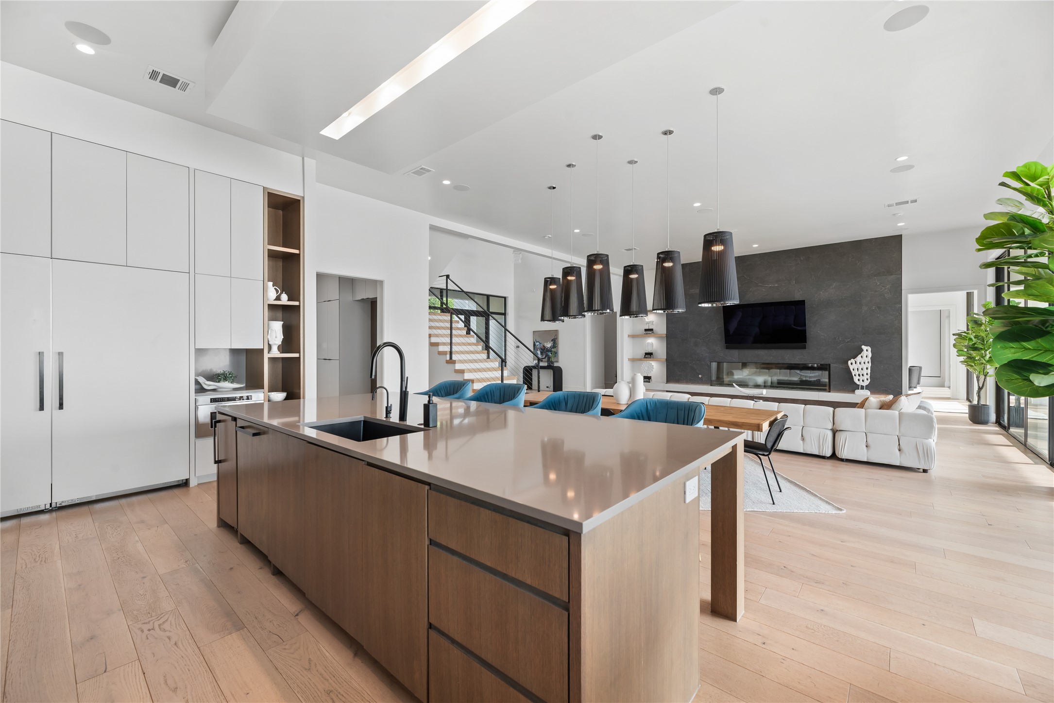 1124 Paradise Cove