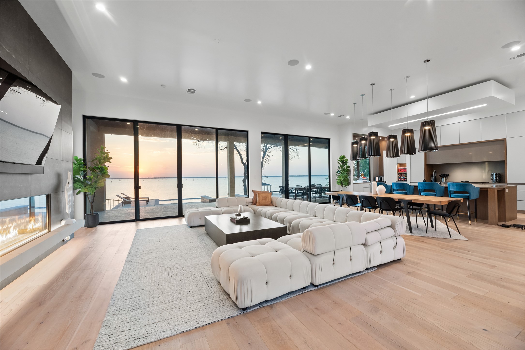 1124 Paradise Cove
