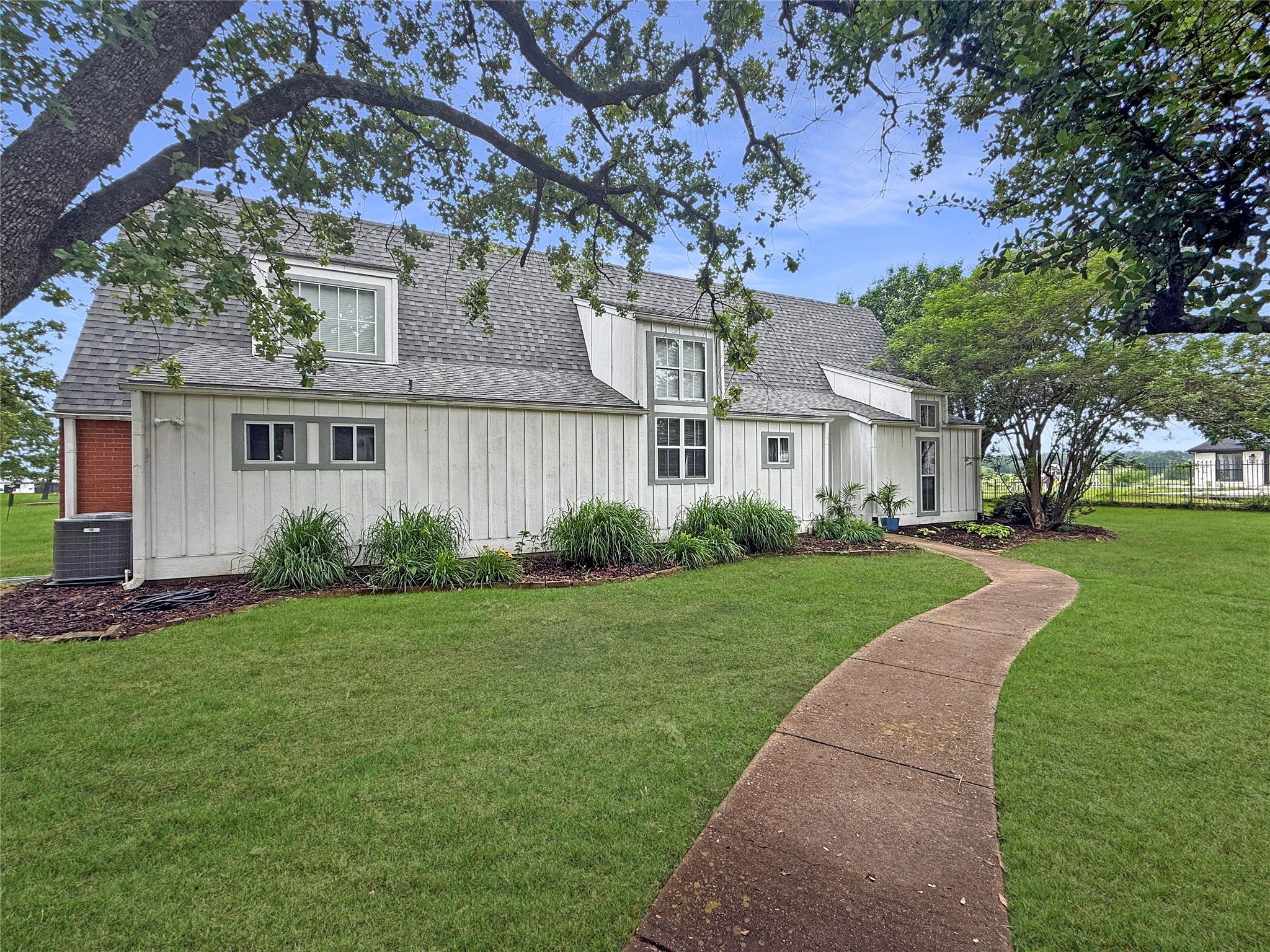 124 SE County Road 3147