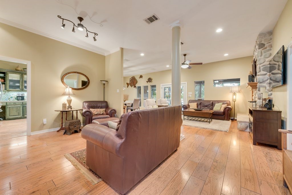 725 Grandview Drive
