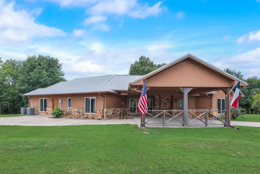 525 County Road 2218