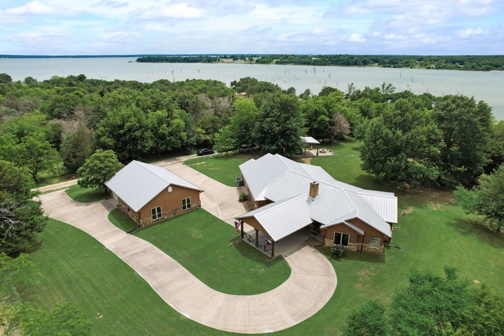 525 County Road 2218