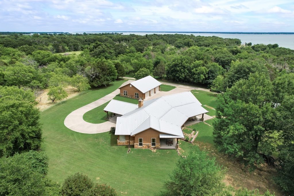 525 County Road 2218