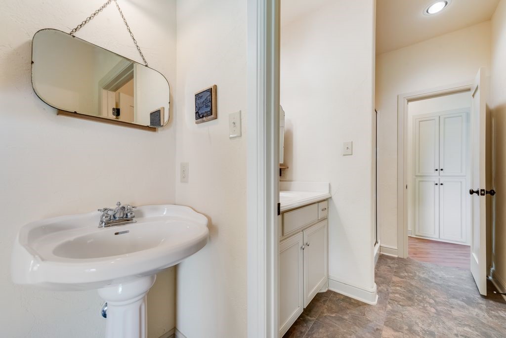 525 County Road 2218