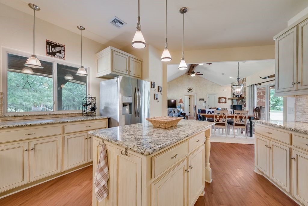 525 County Road 2218
