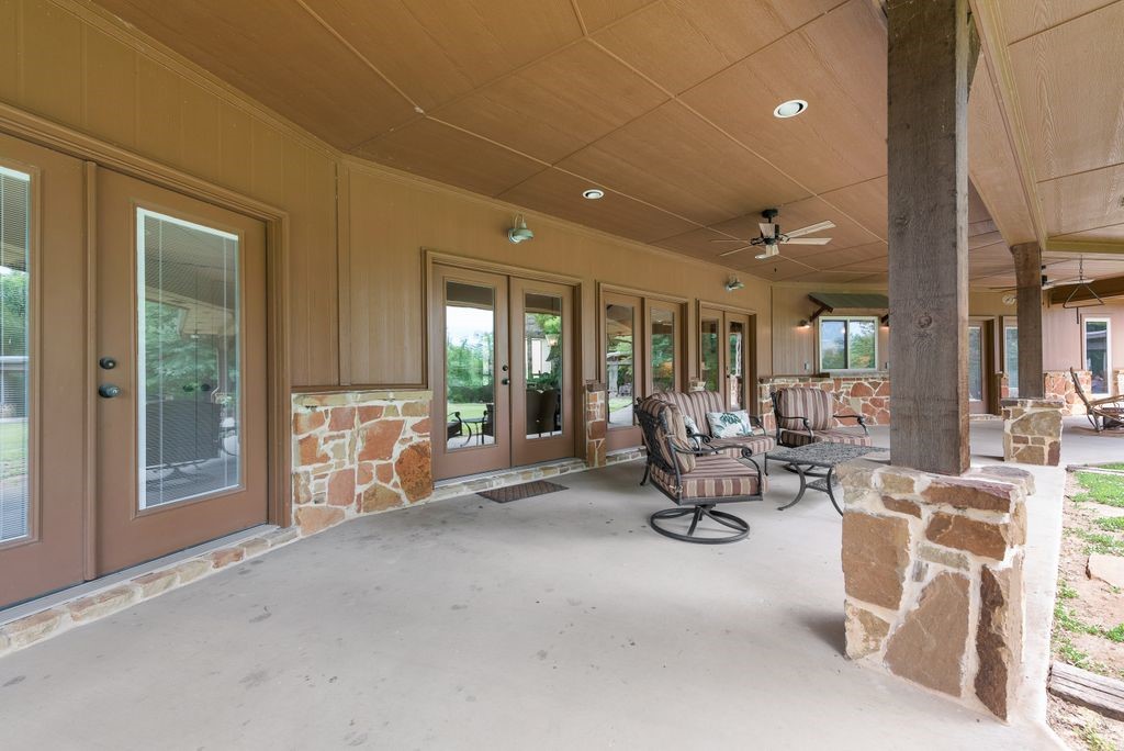 525 County Road 2218