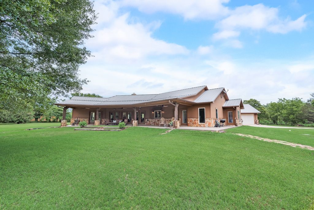 525 County Road 2218
