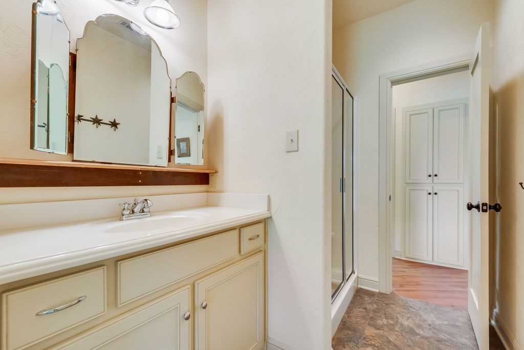 525 County Road 2218