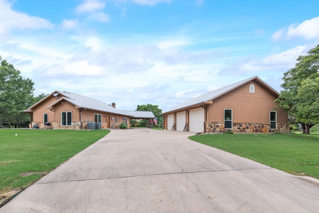 525 County Road 2218