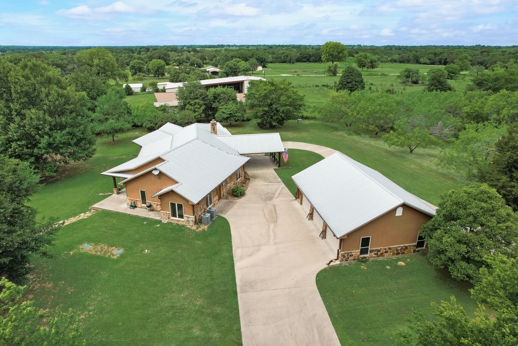 525 County Road 2218