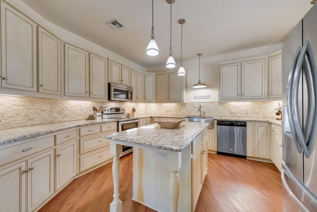 525 County Road 2218