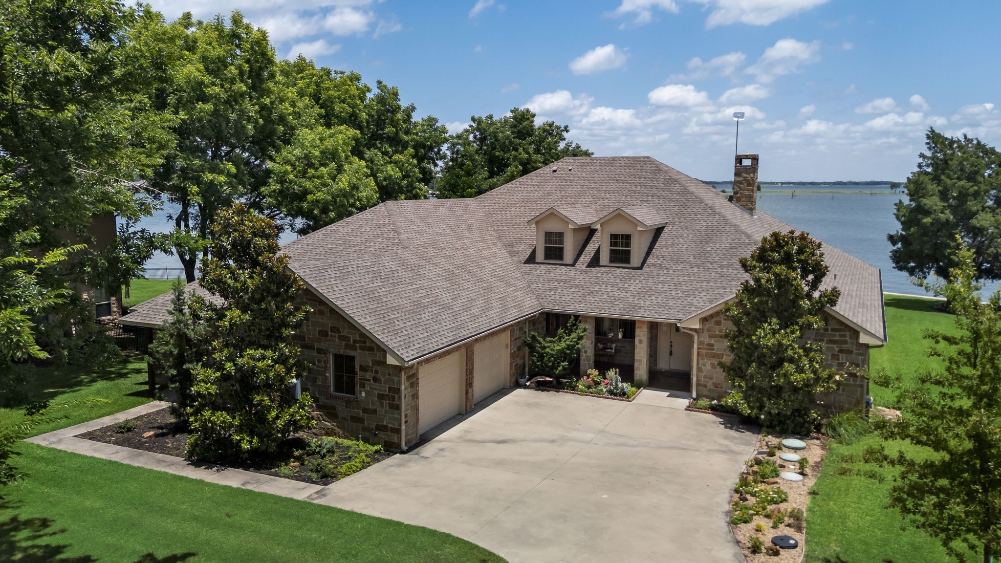 1219 The Shores Drive