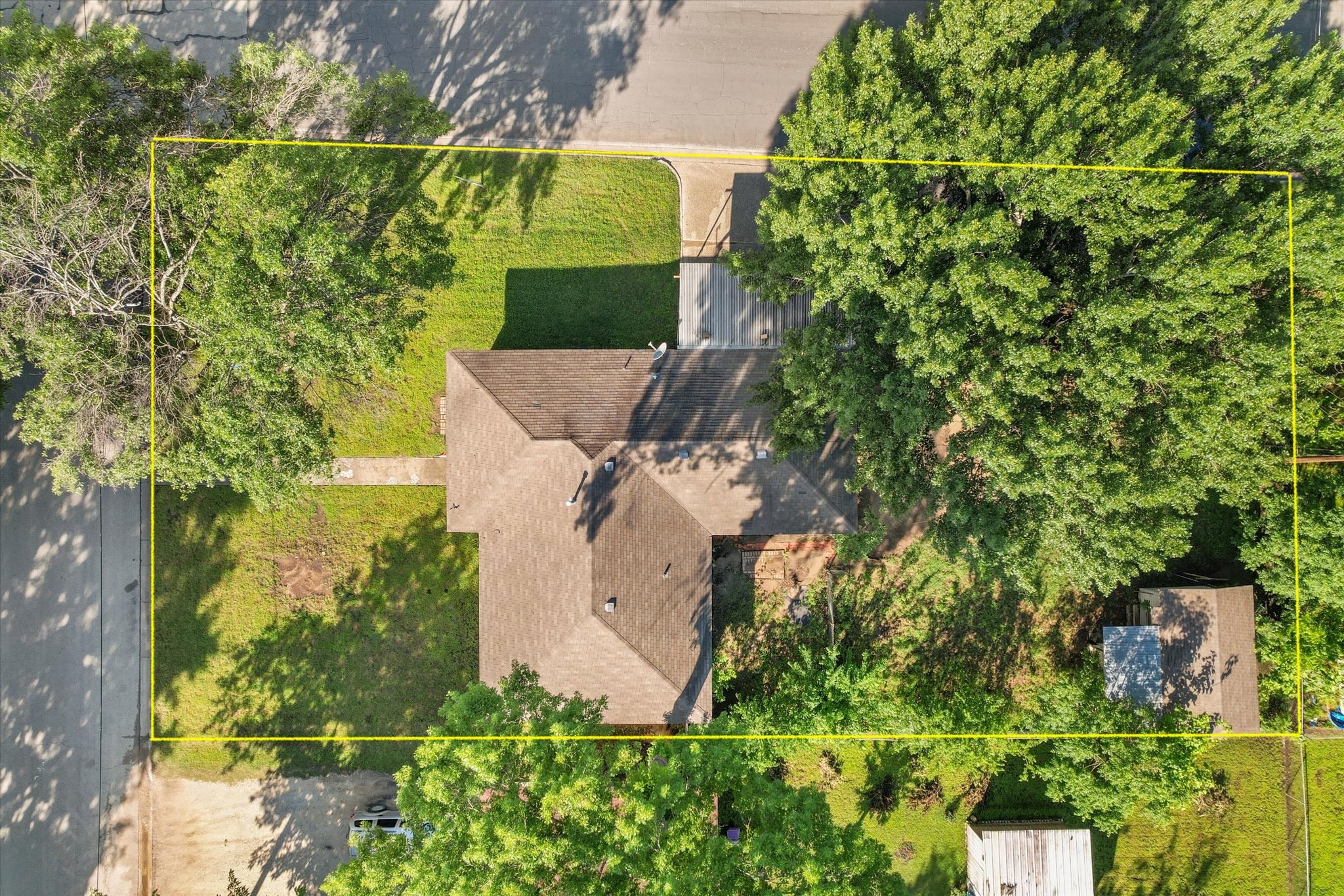 2418 W Collin Street