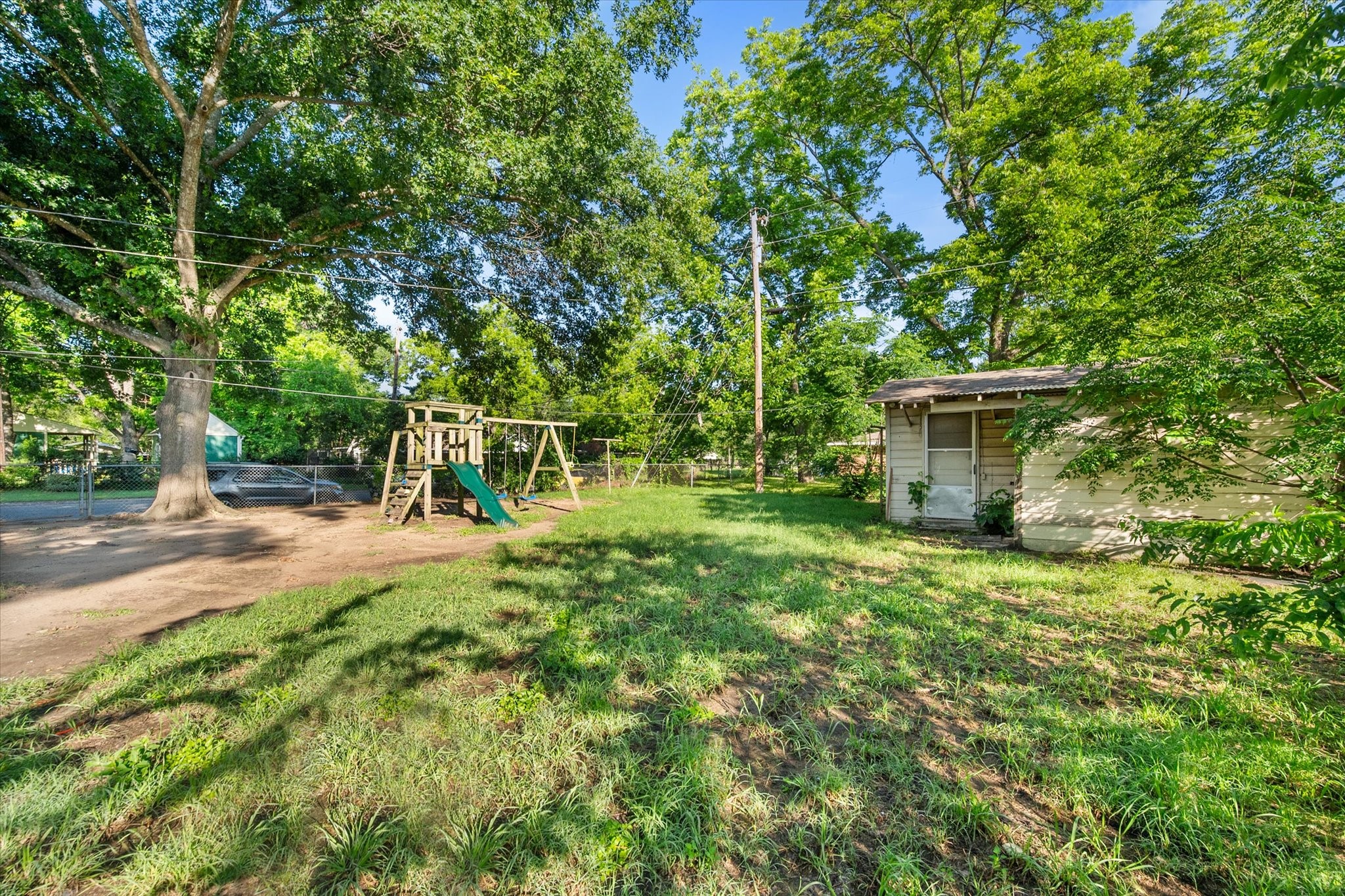 2418 W Collin Street