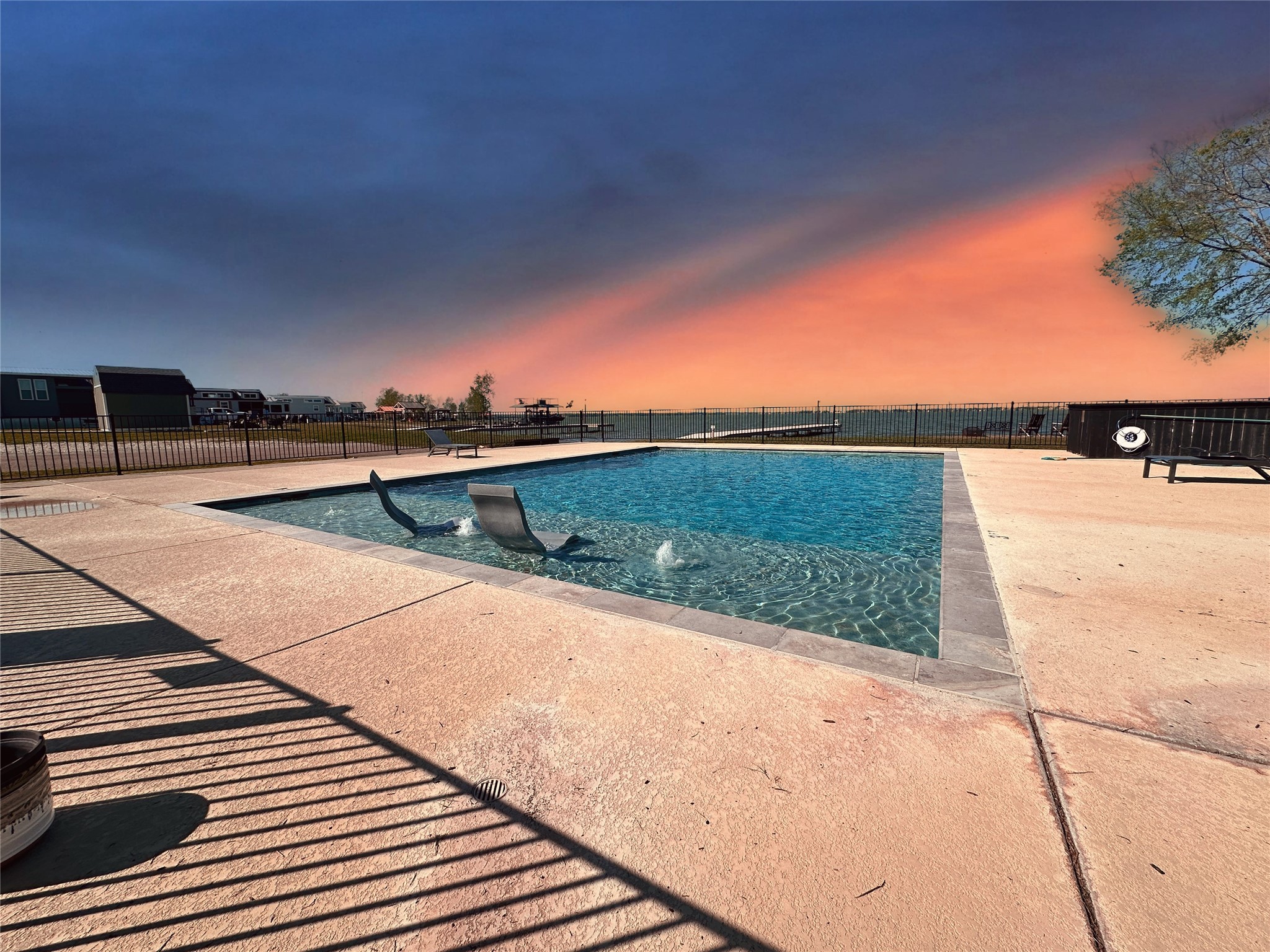 5186 Waterfront Road