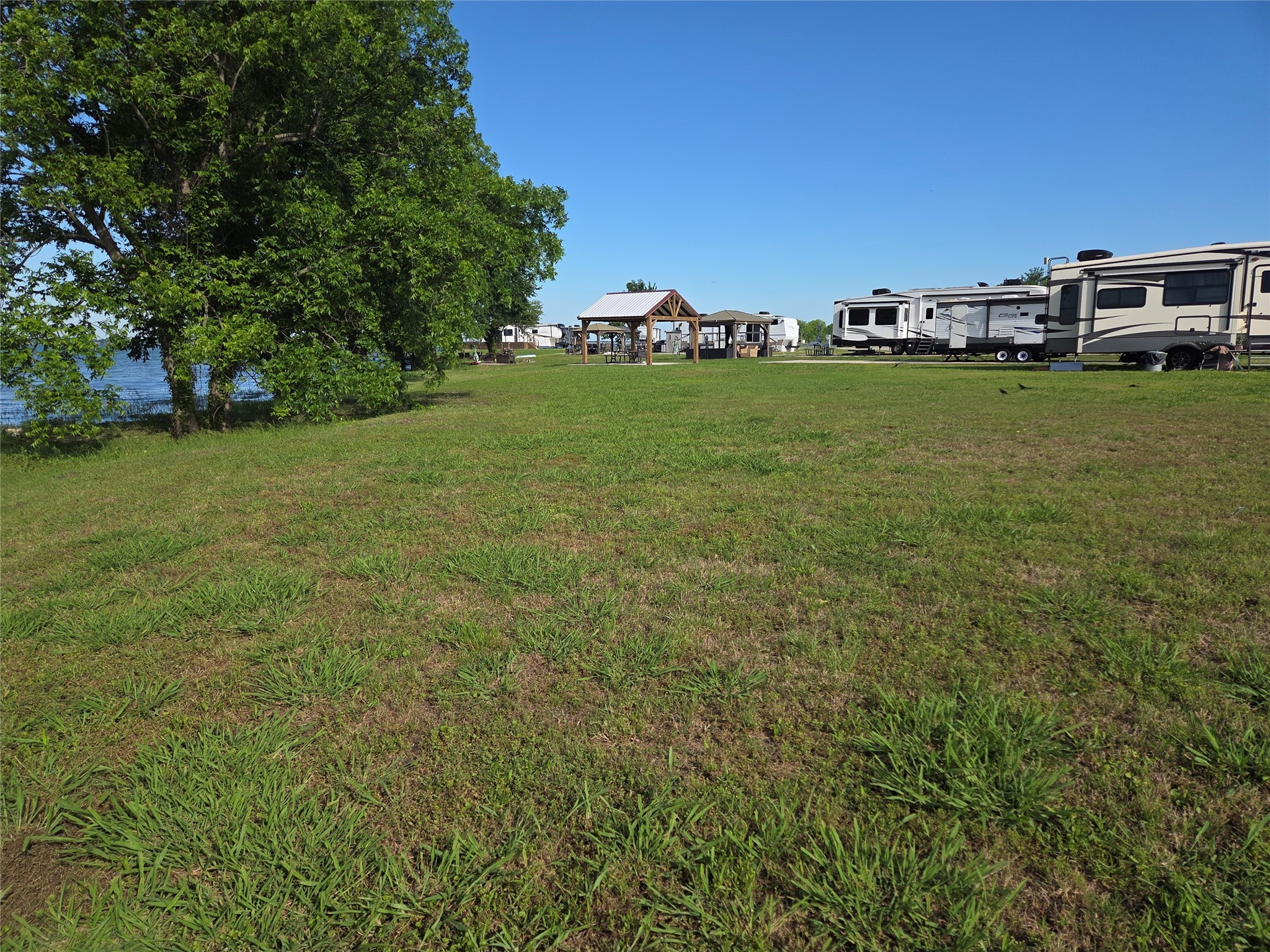 5186 Waterfront Road