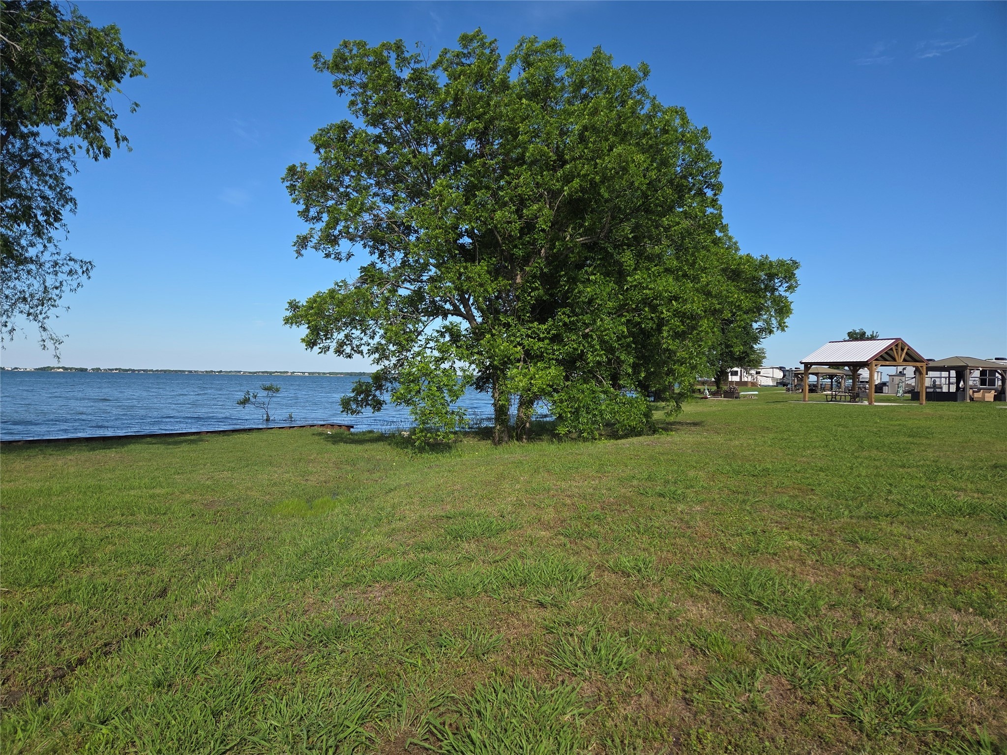 5186 Waterfront Road