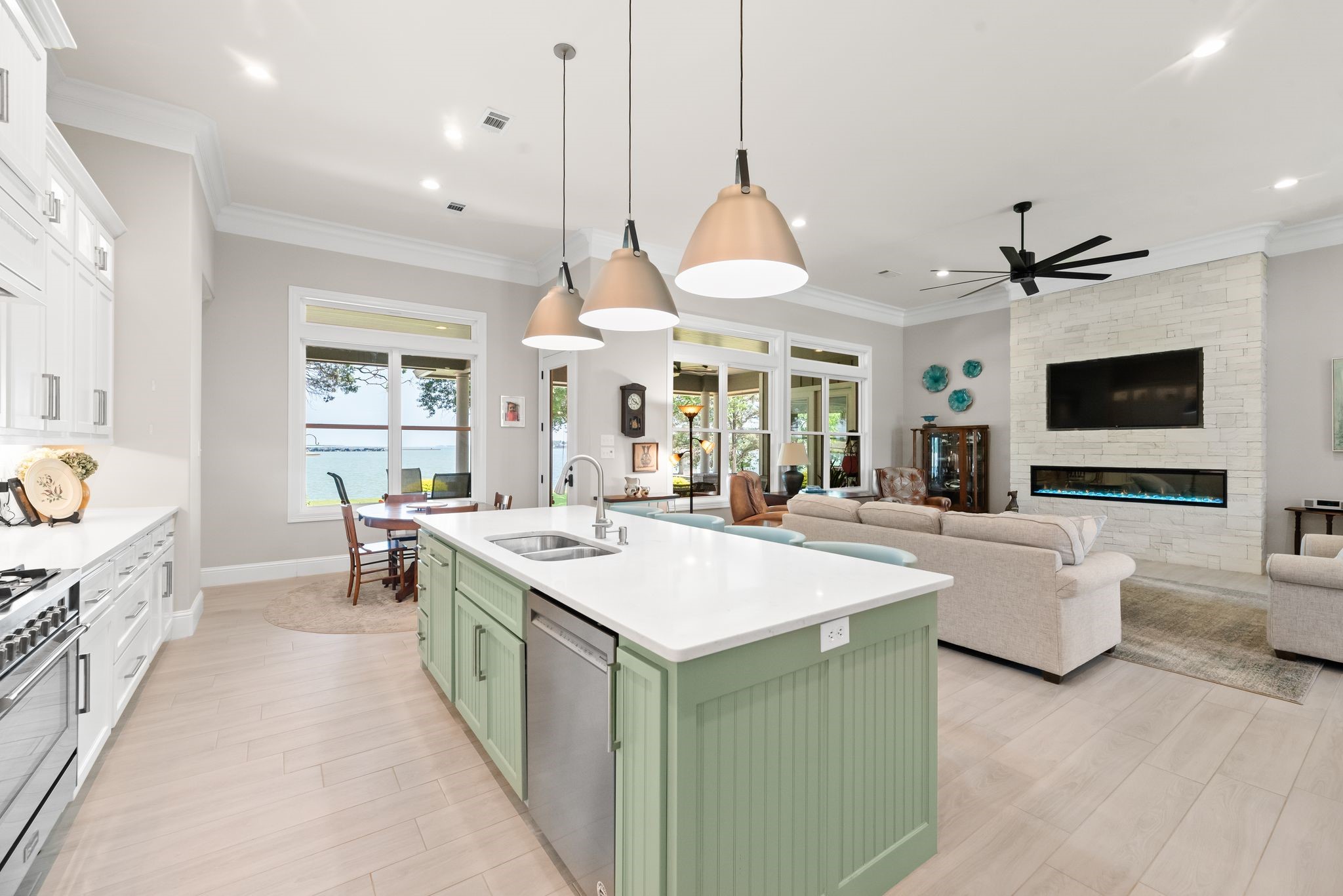 1118 Deep Water Cove