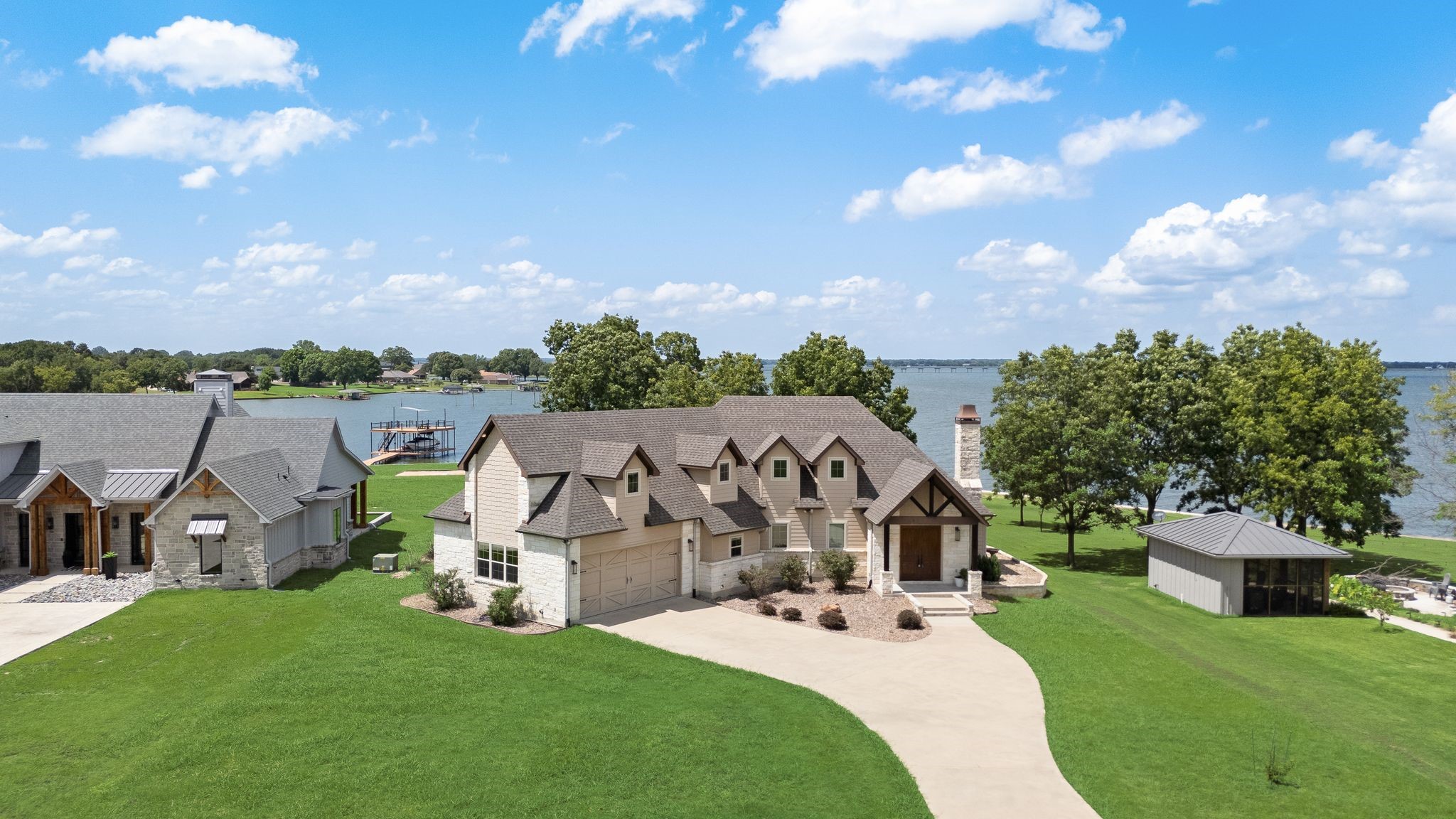 113 Moonlight Point