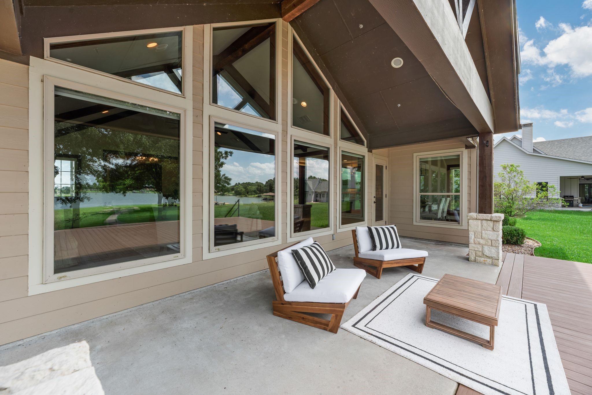 113 Moonlight Point