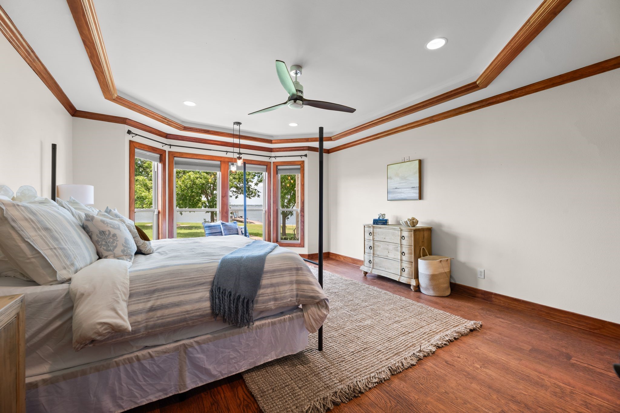 113 Moonlight Point
