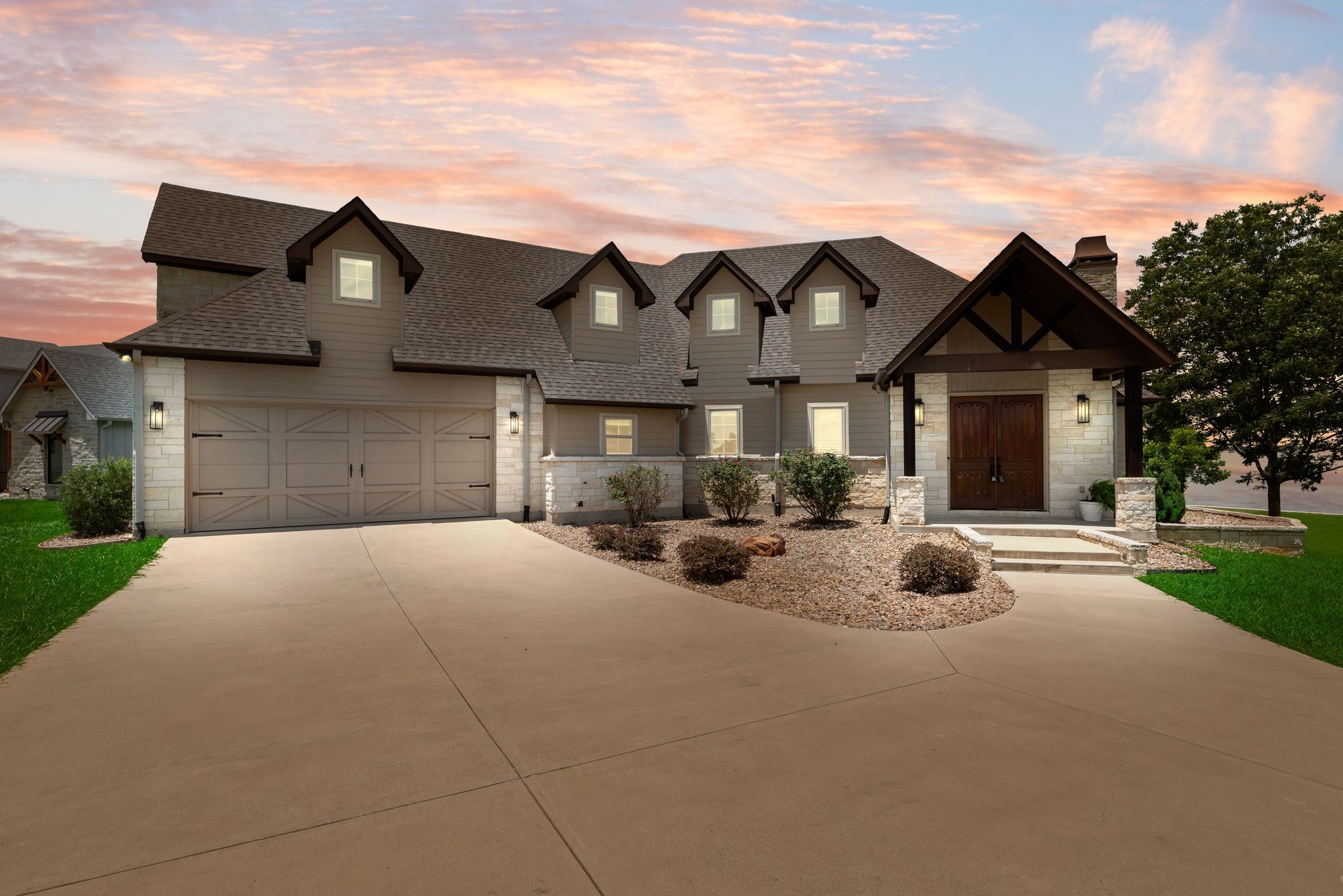 113 Moonlight Point