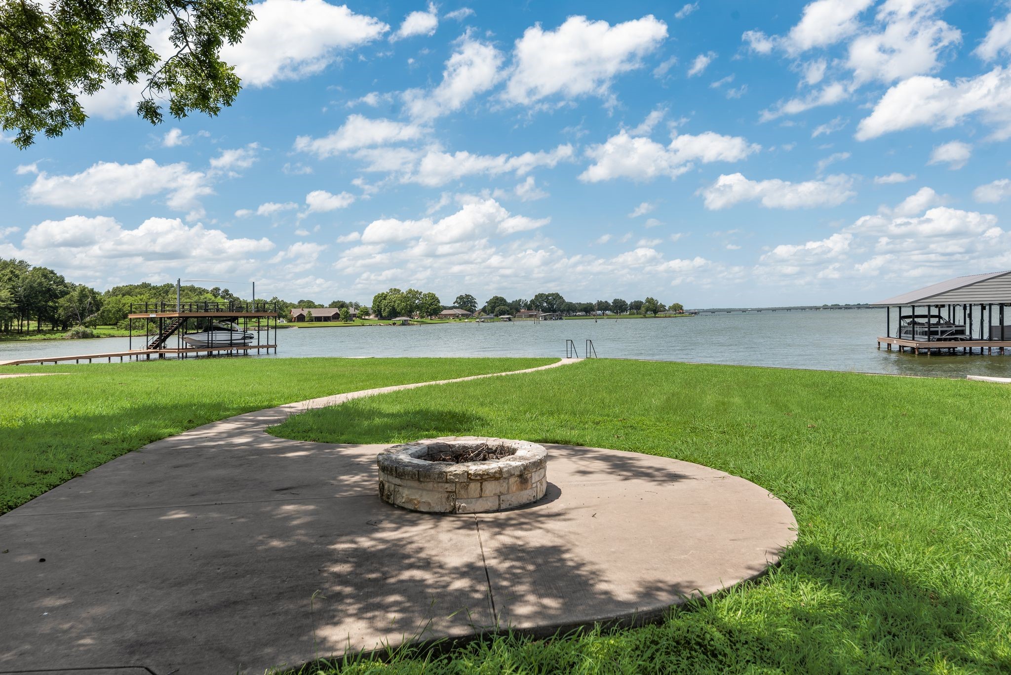 113 Moonlight Point