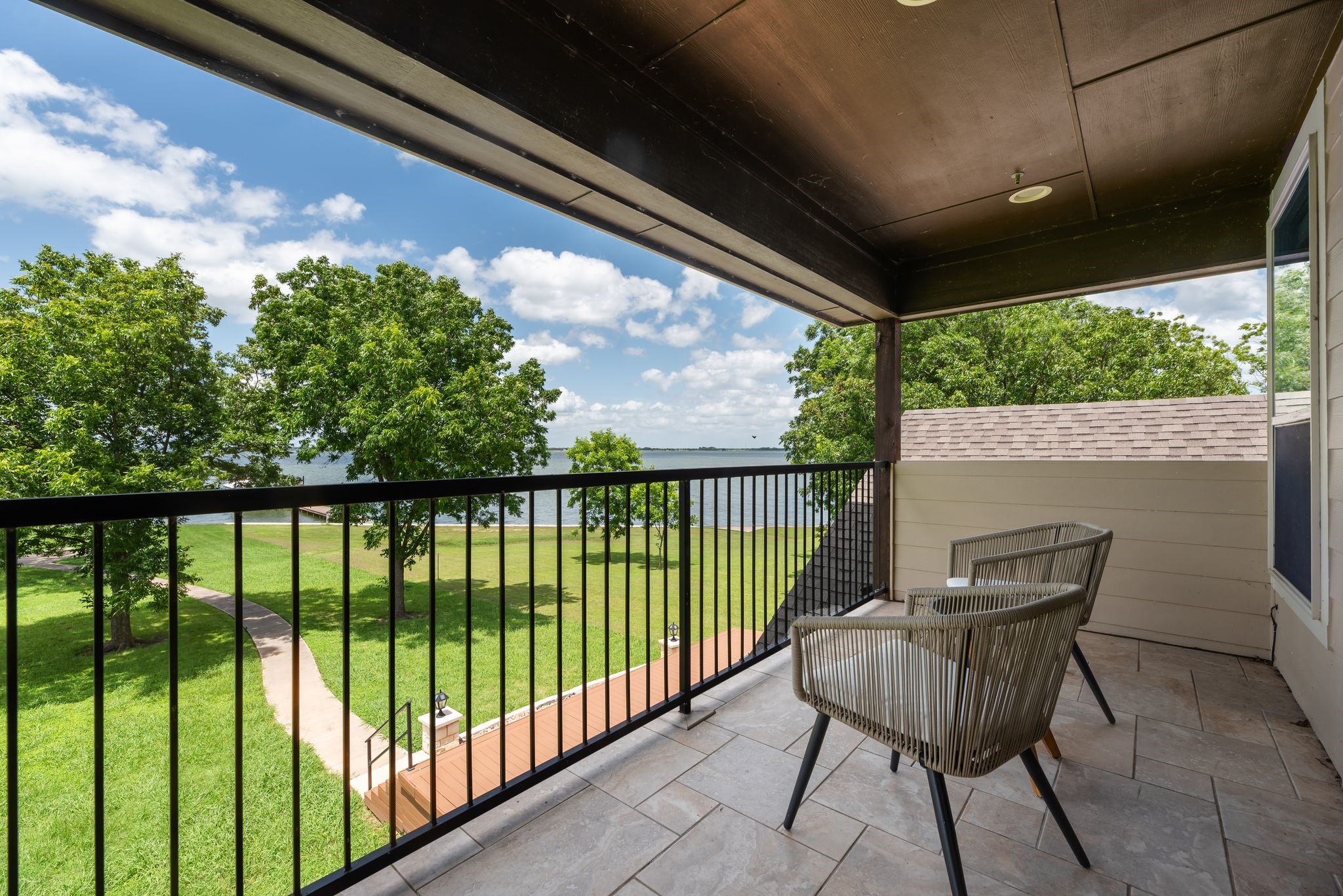 113 Moonlight Point