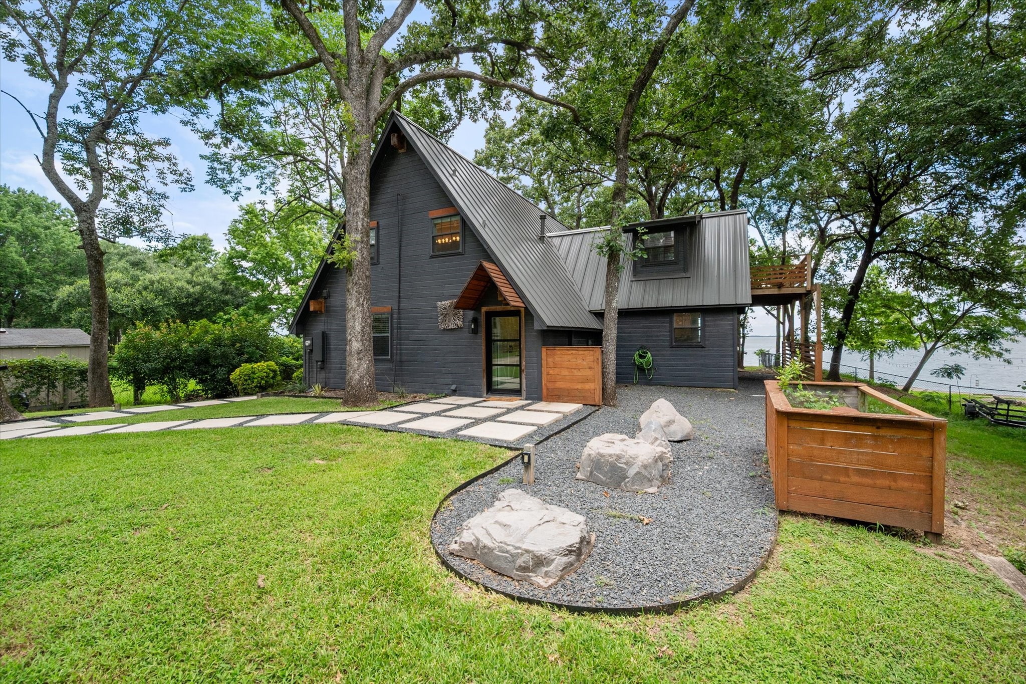 151 Lakeside Lane