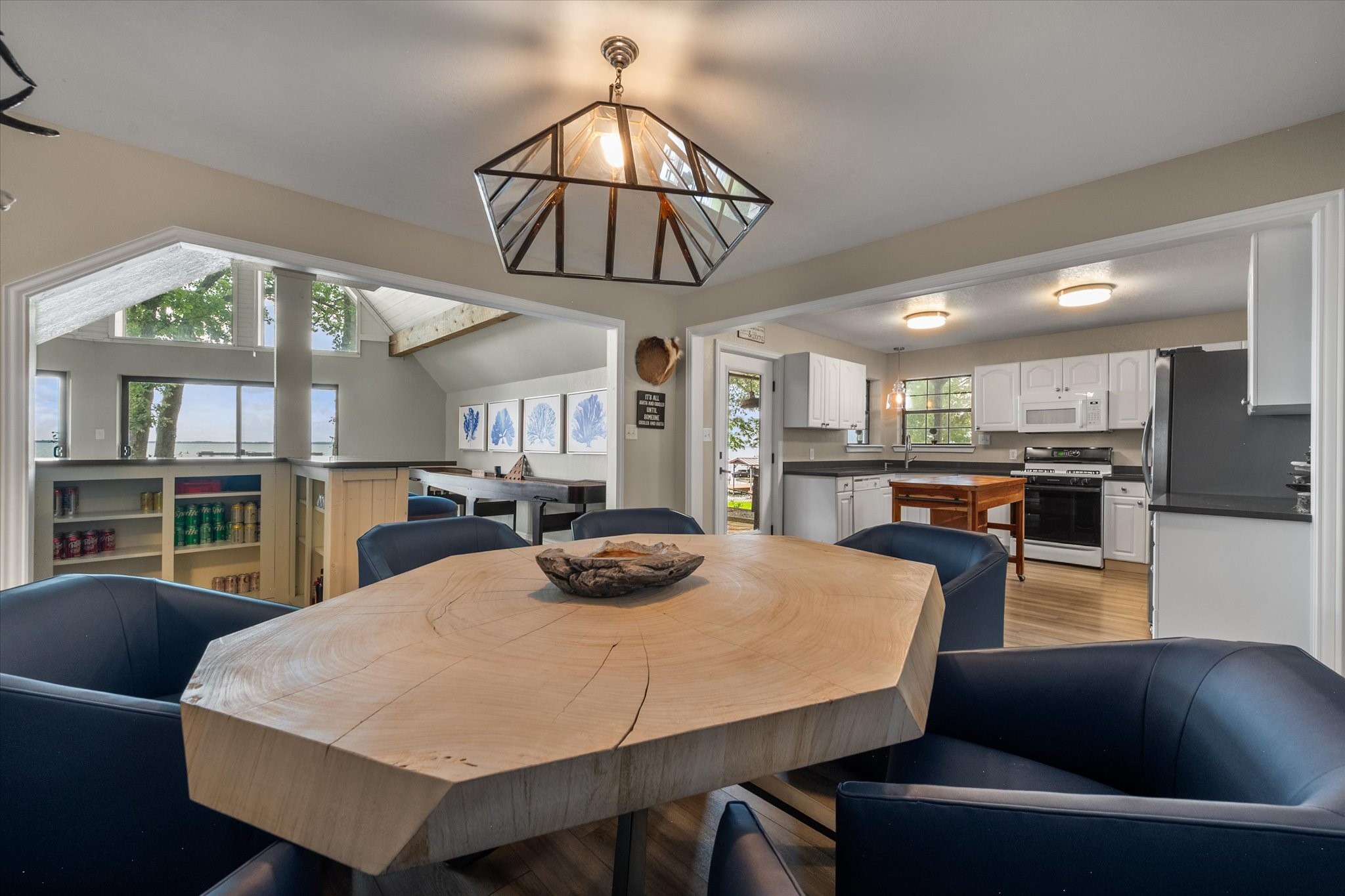 151 Lakeside Lane