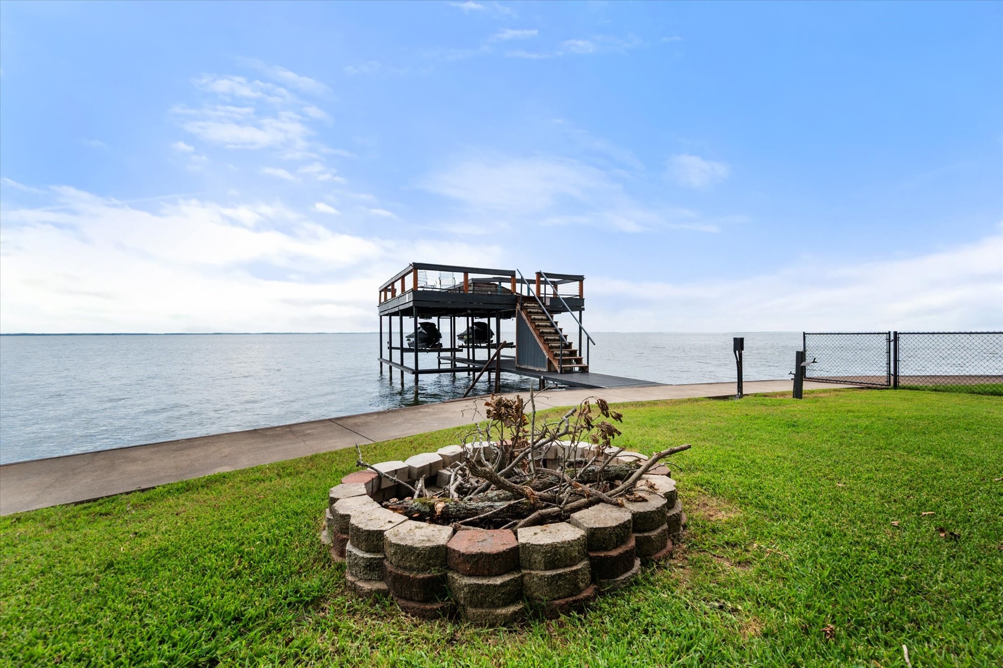 151 Lakeside Lane