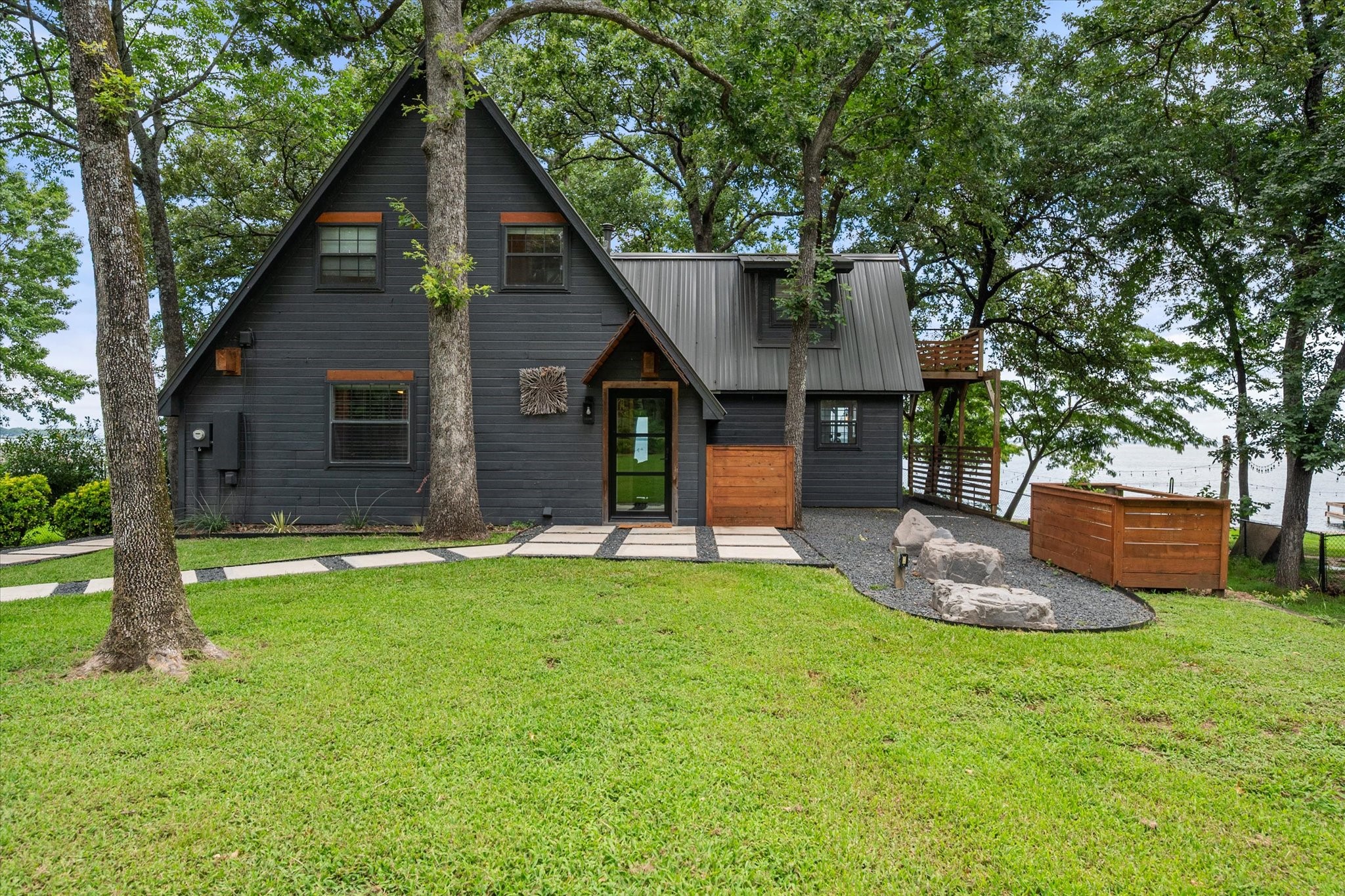 151 Lakeside Lane