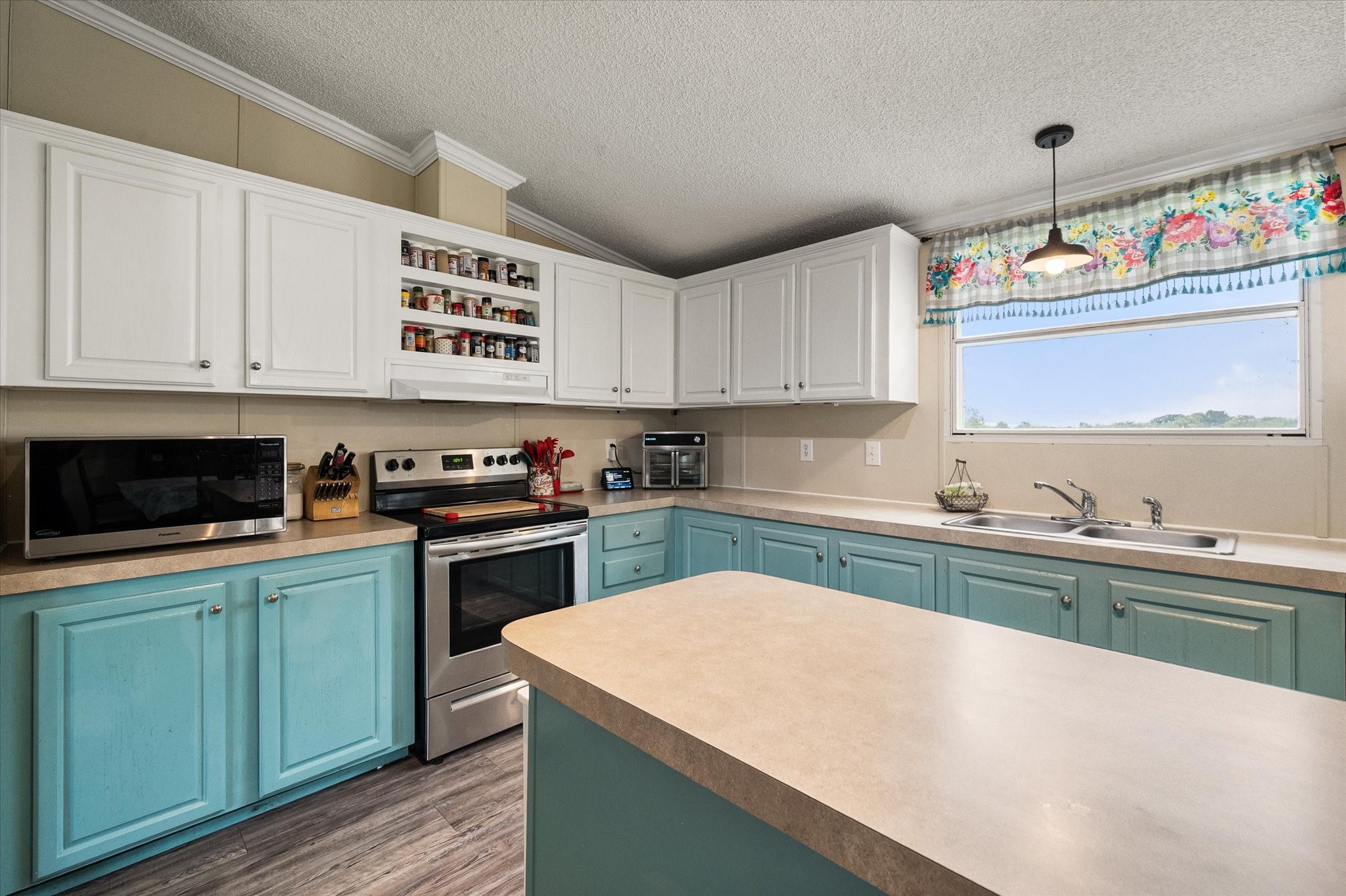 11194 County Road 2170