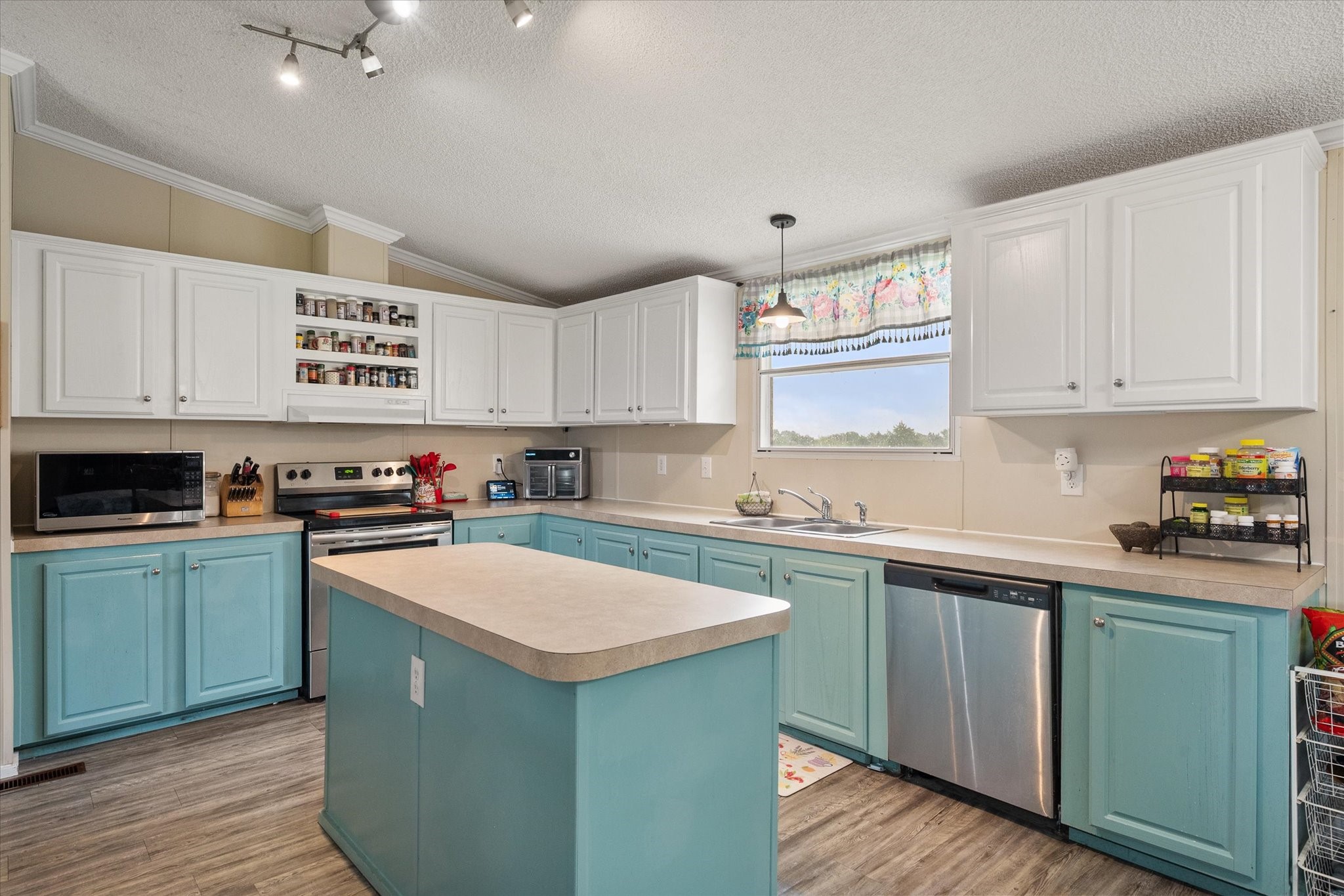 11194 County Road 2170