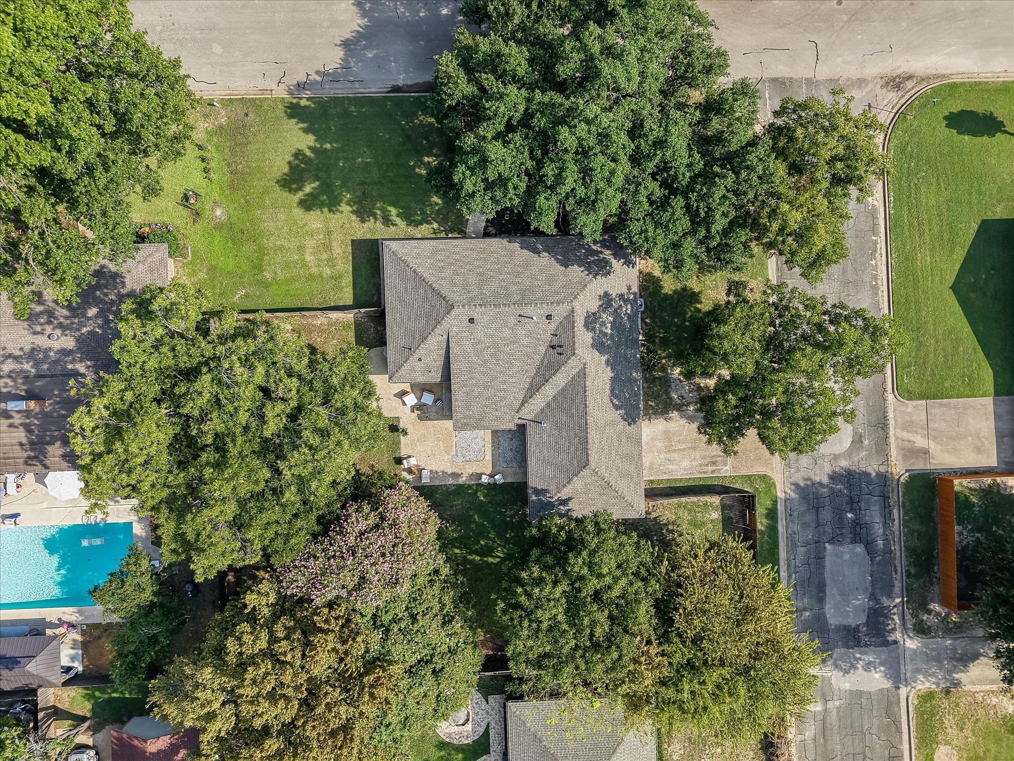 708 Laura Avenue