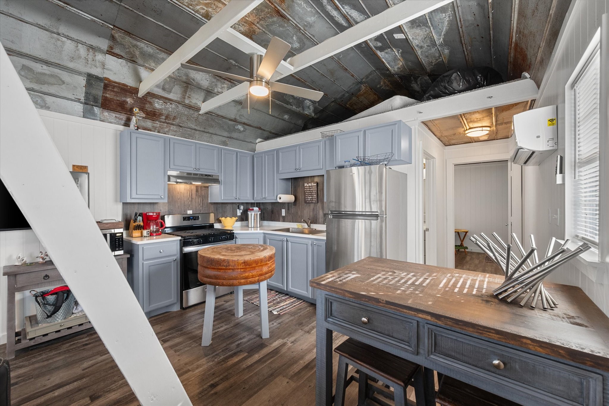 2038 Pelican Isle Drive