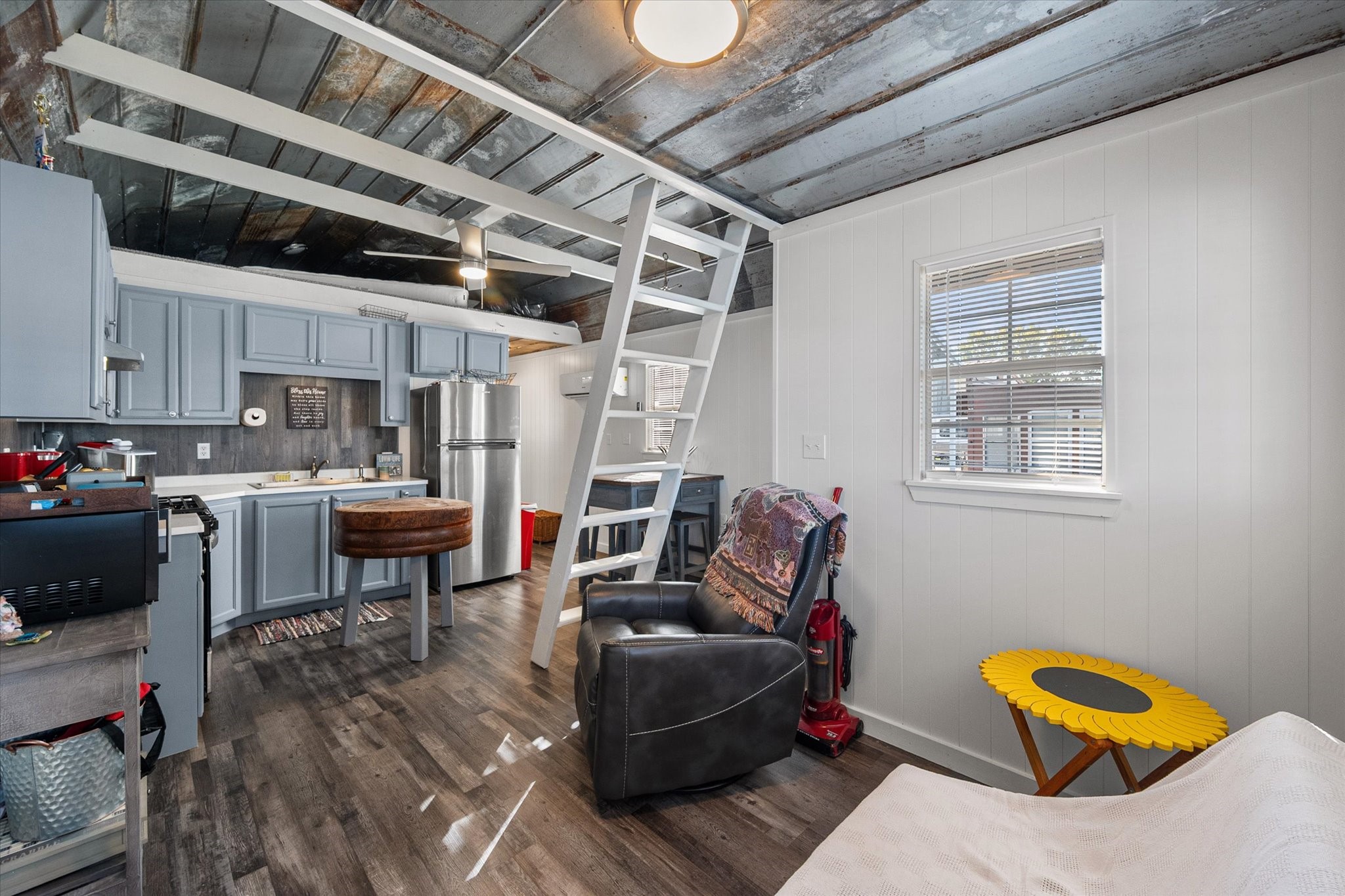 2038 Pelican Isle Drive