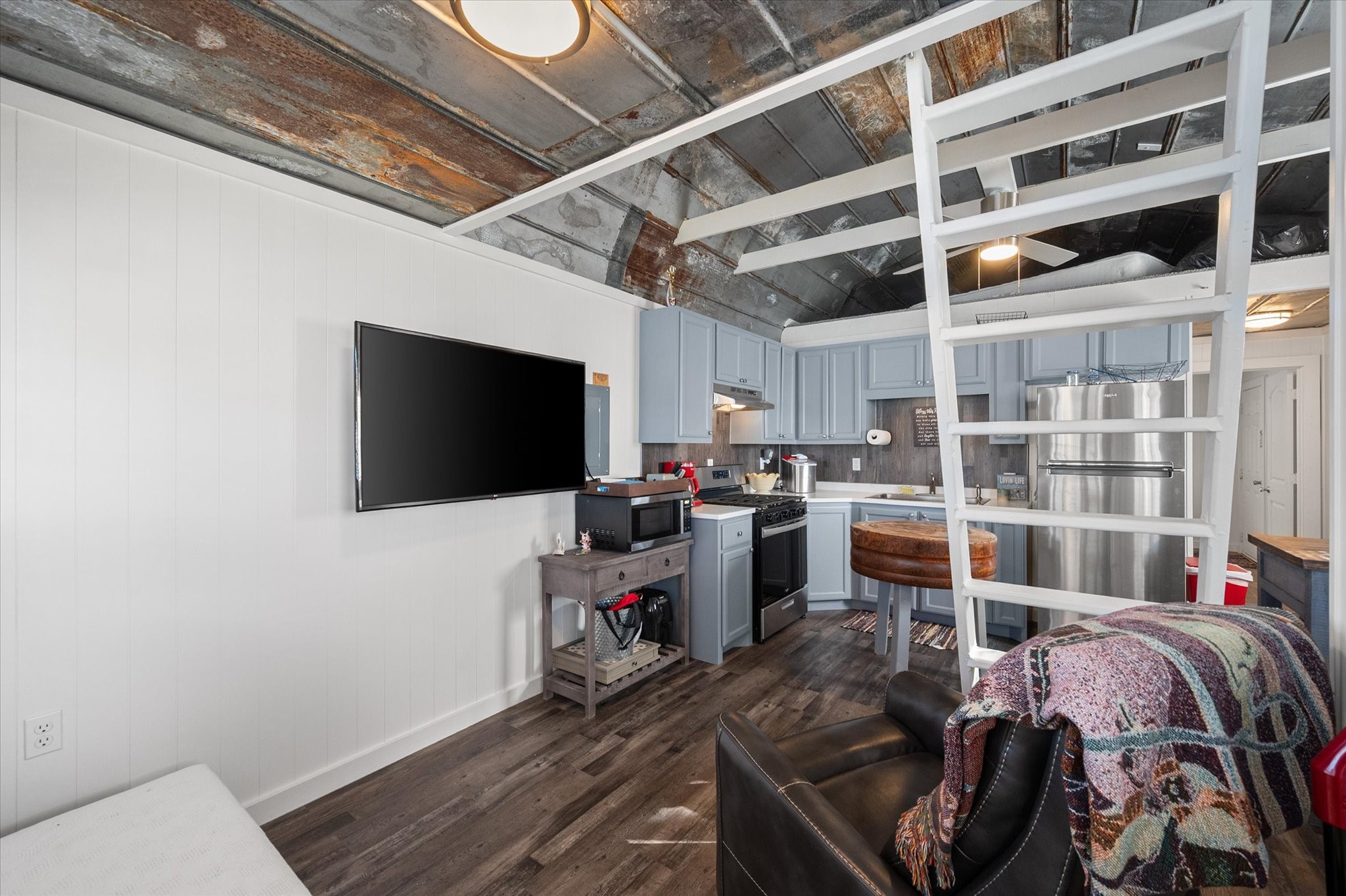 2038 Pelican Isle Drive