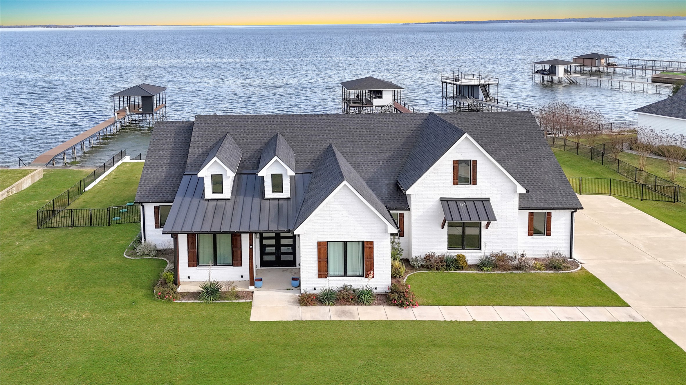 2207 Lake View Landing