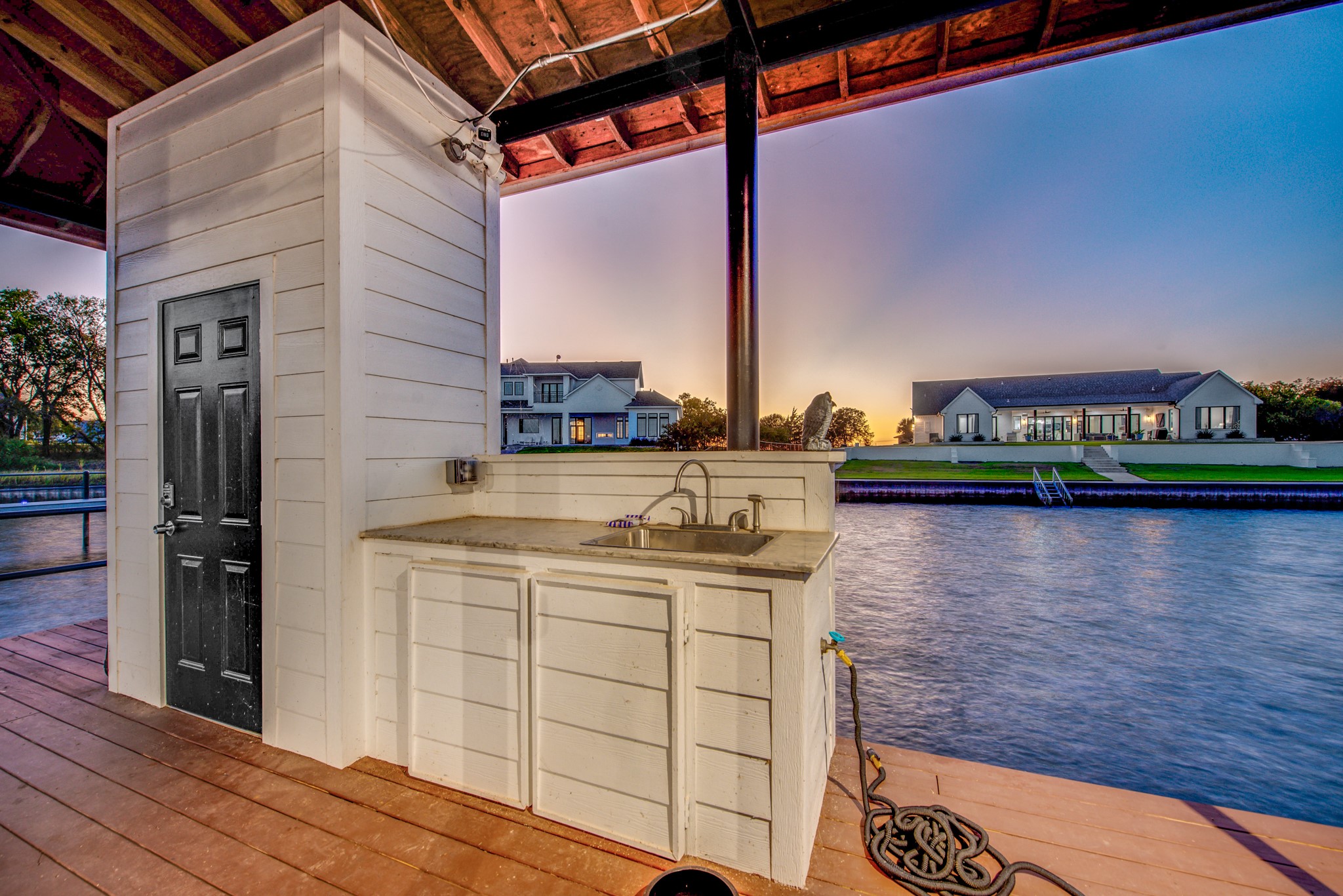 2207 Lake View Landing