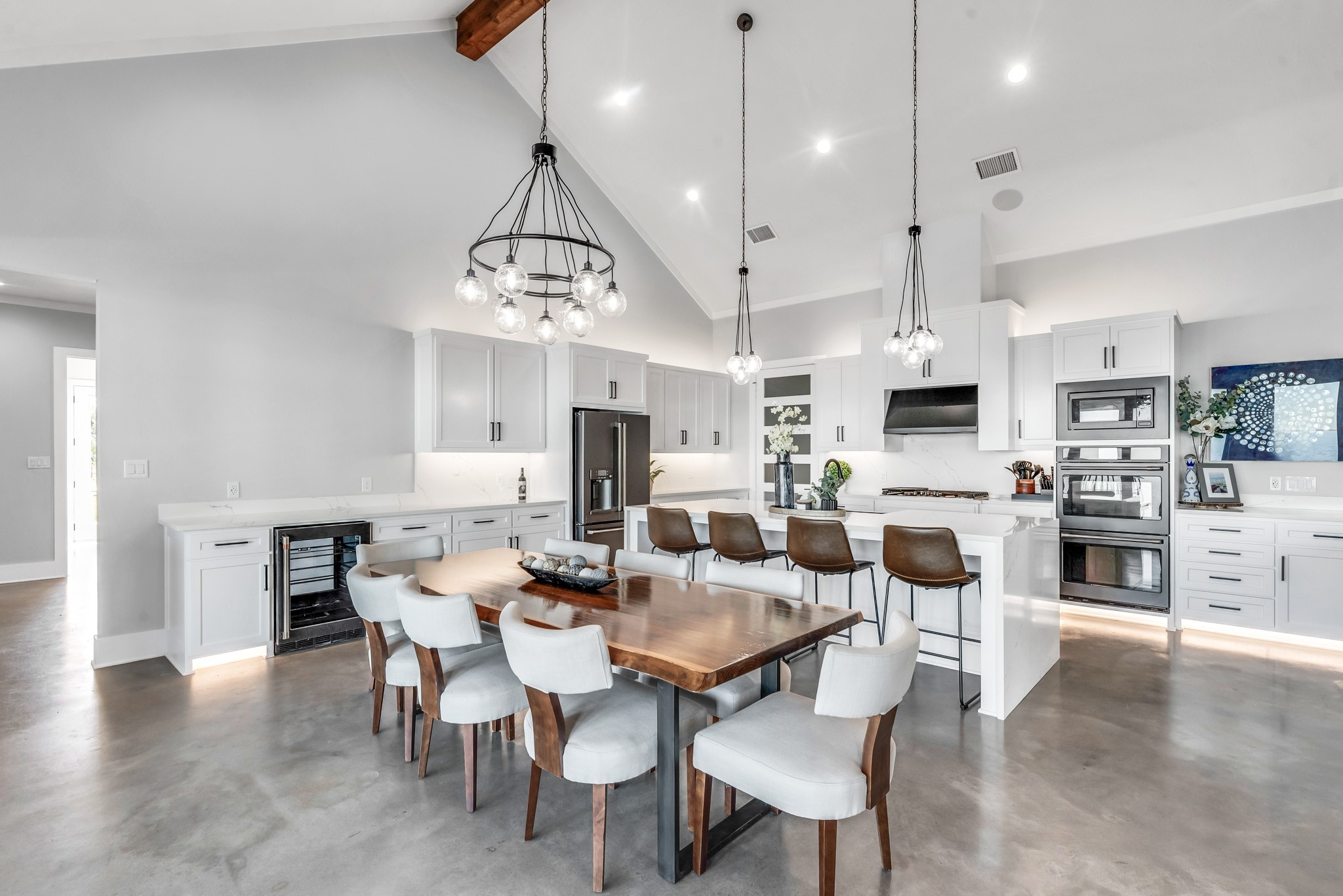 2207 Lake View Landing