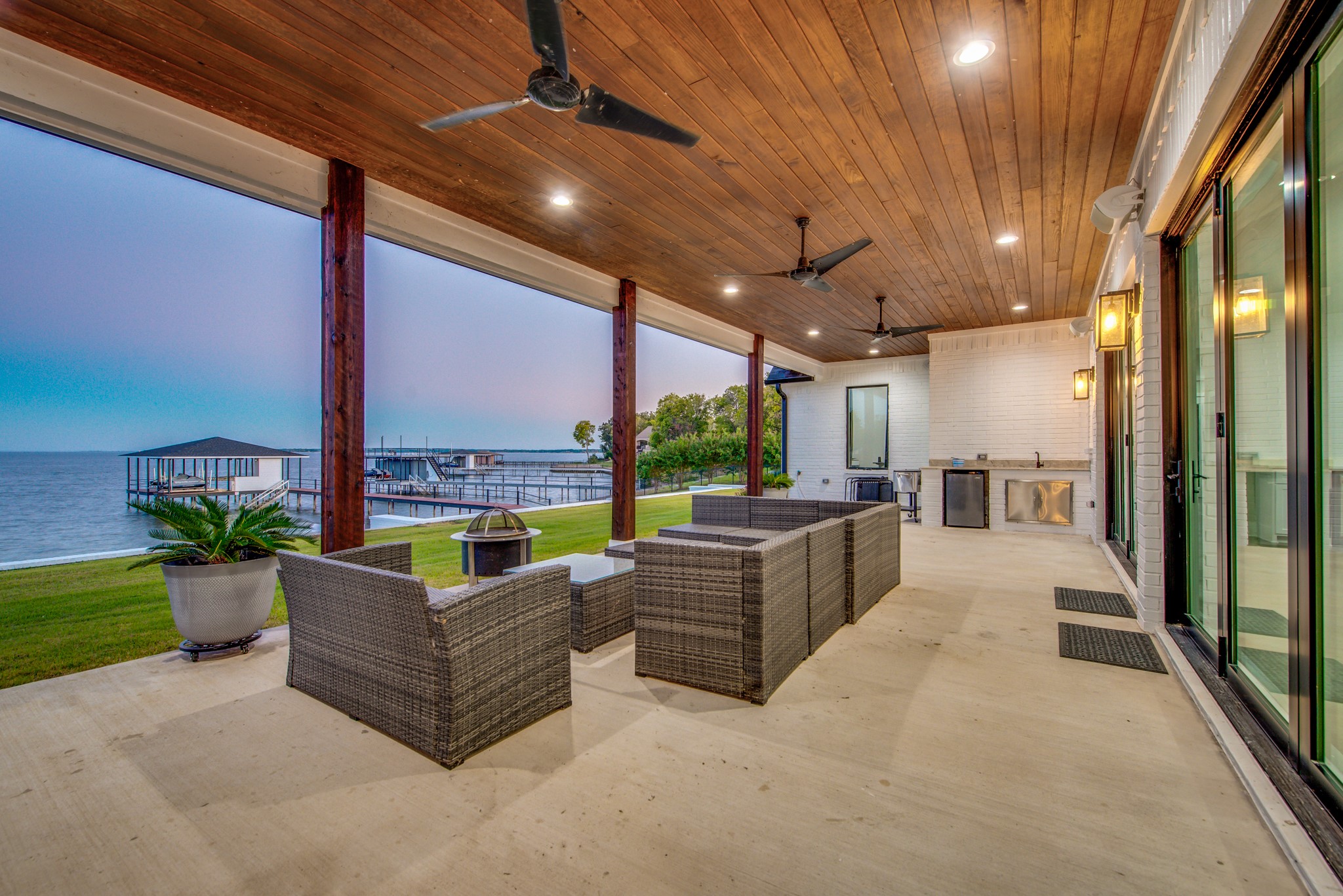 2207 Lake View Landing