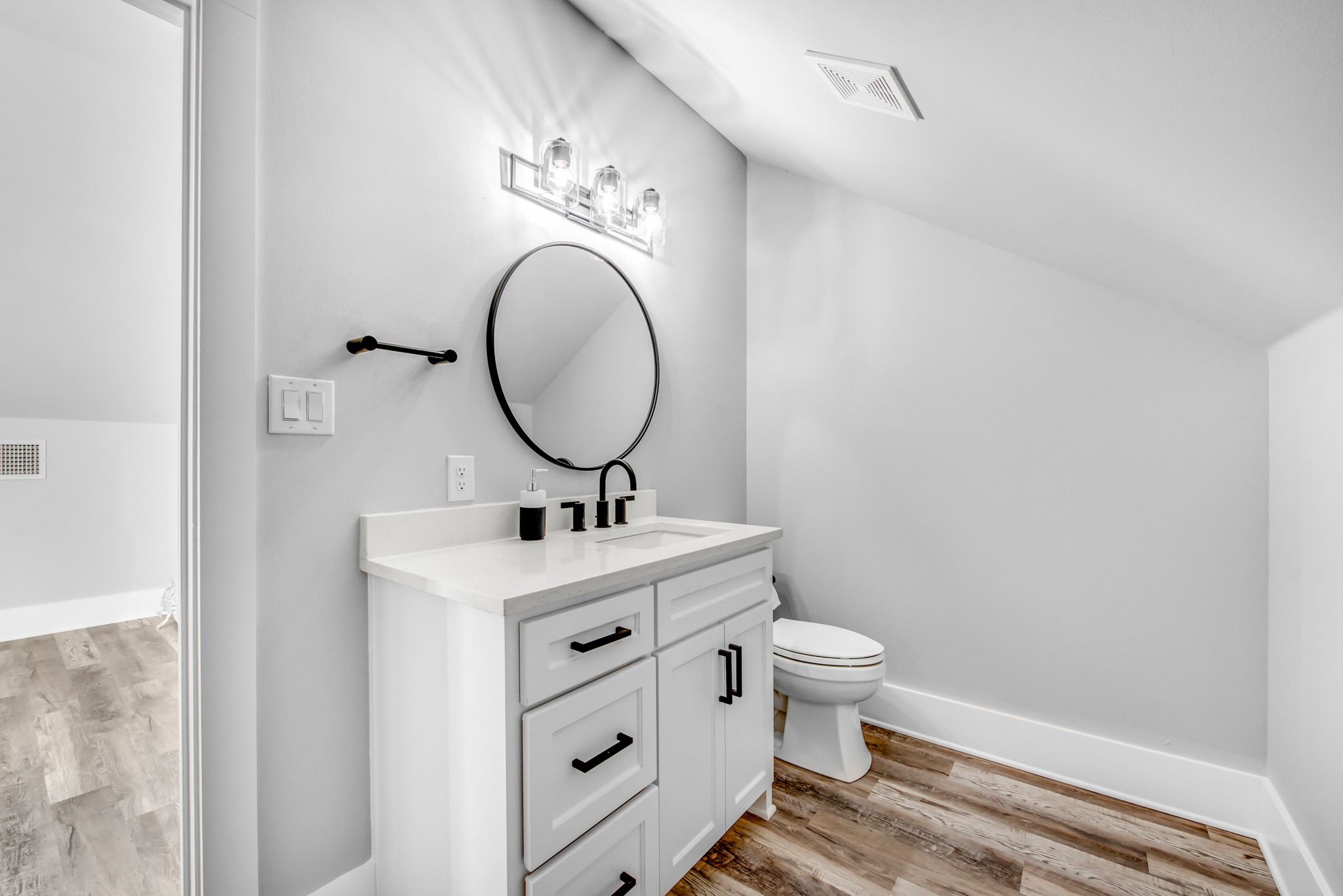 2207 Lake View Landing