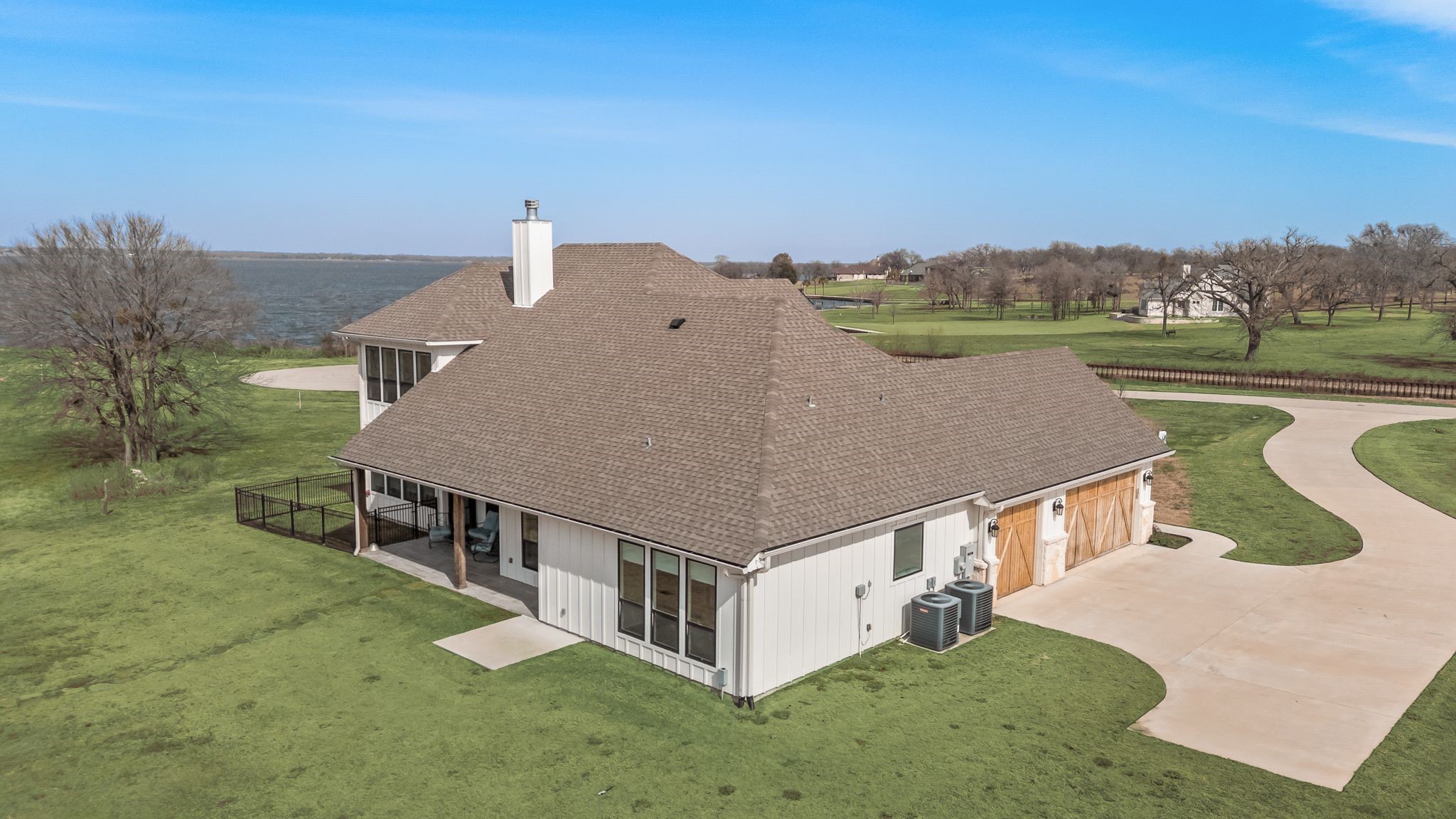 3016 Lake Ridge Drive