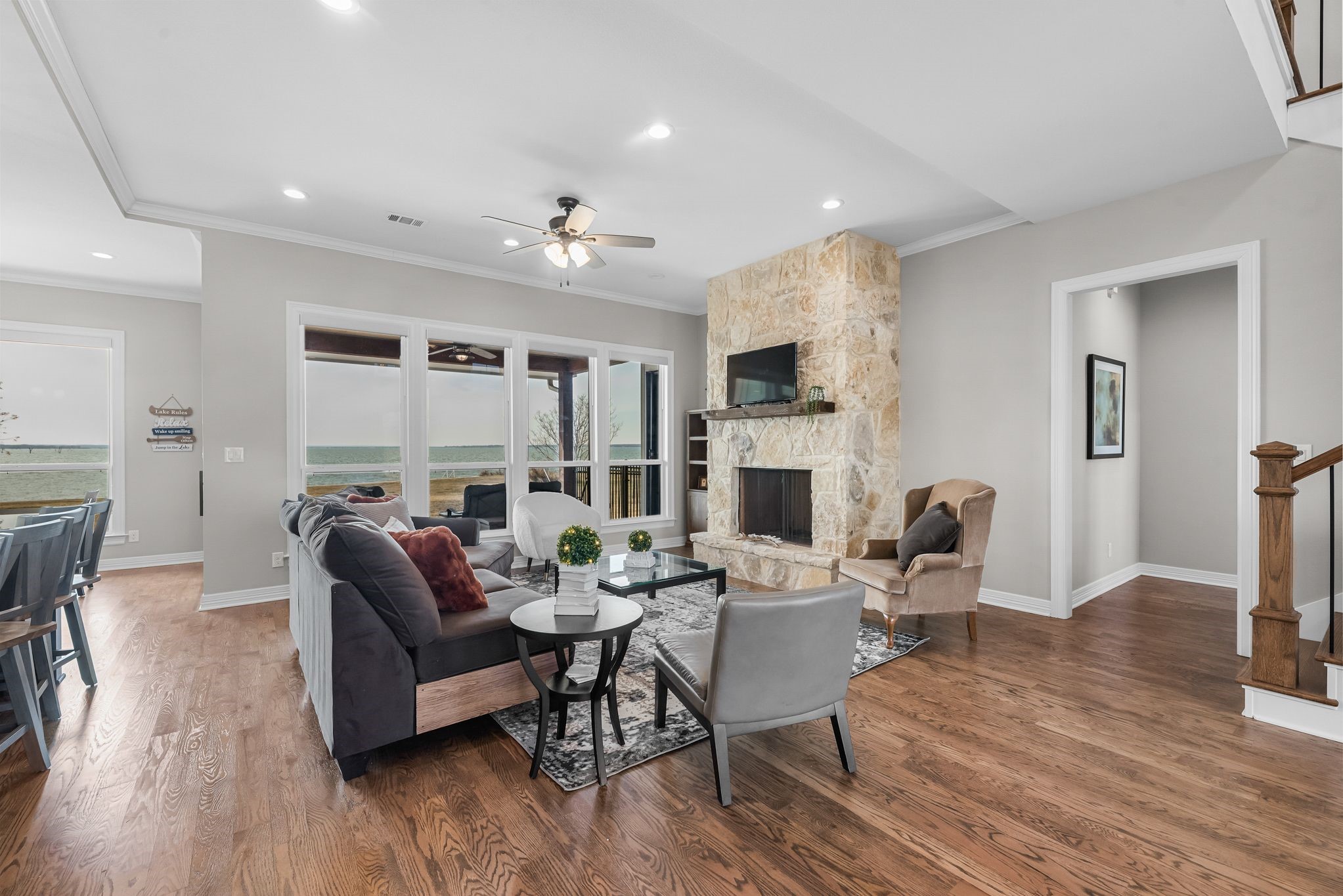 3016 Lake Ridge Drive