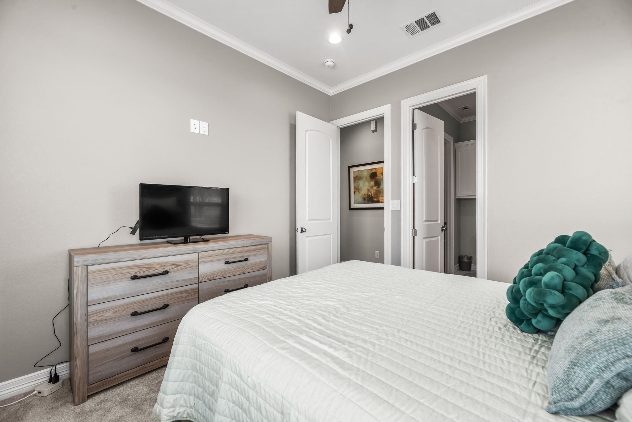 3016 Lake Ridge Drive