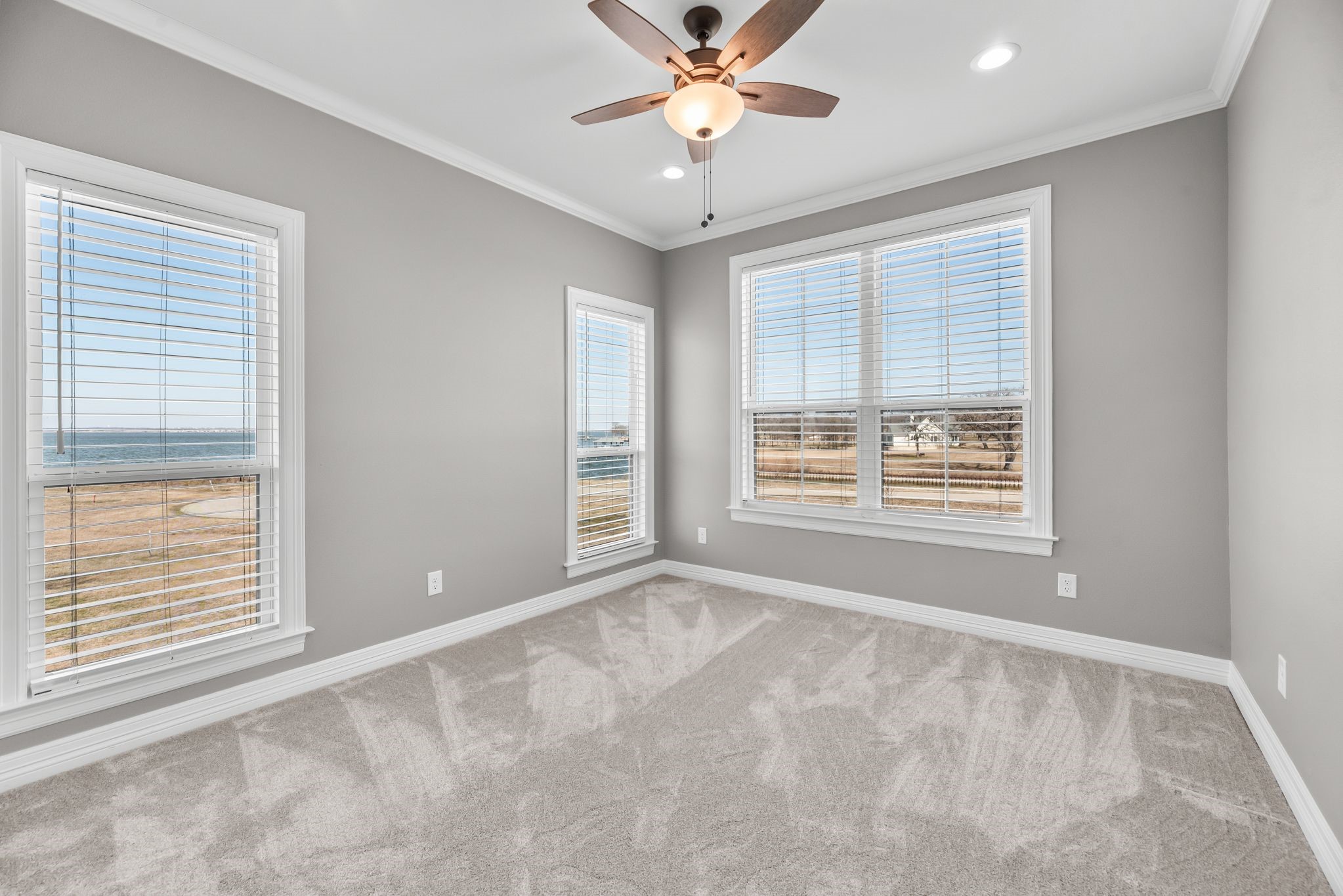 3016 Lake Ridge Drive