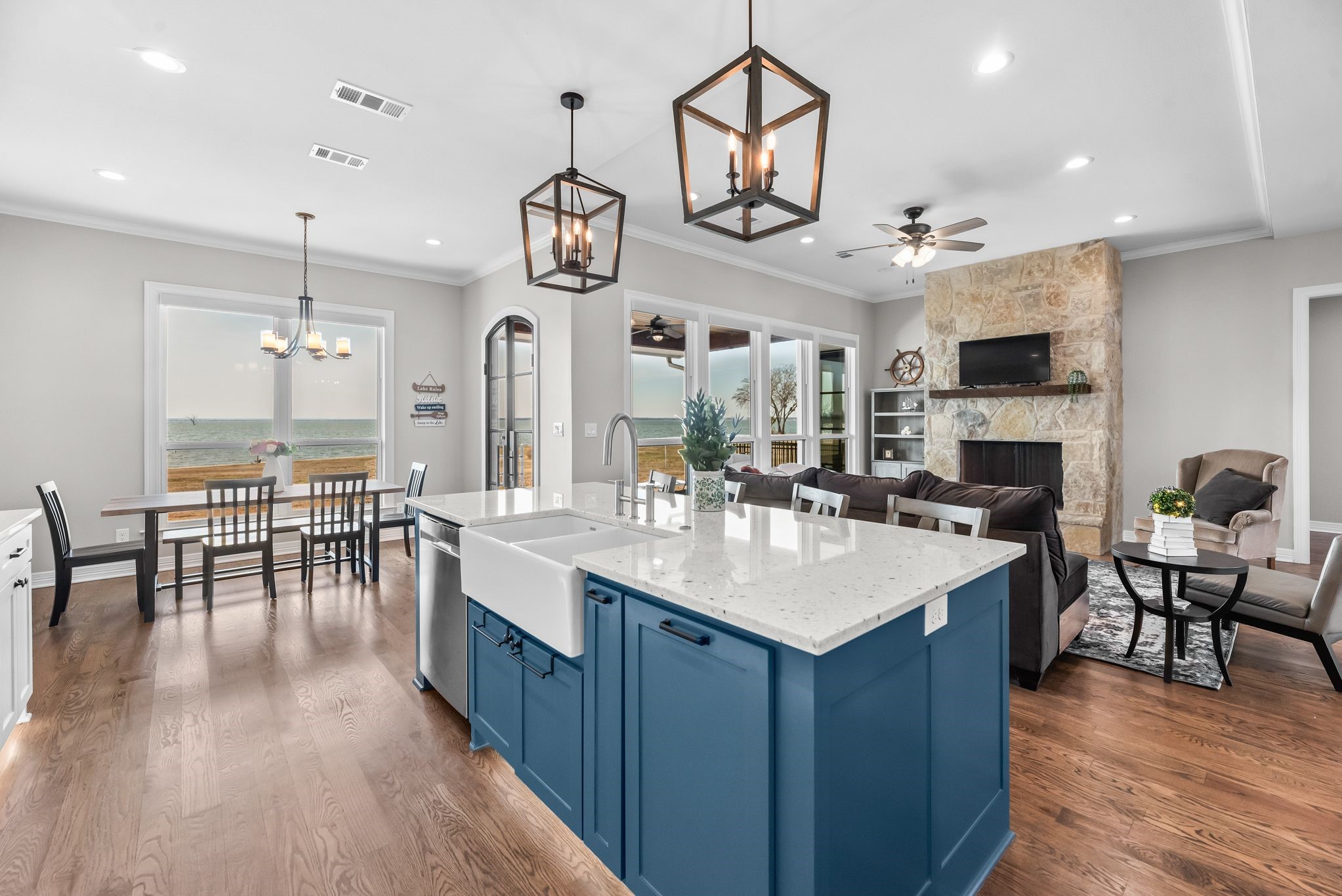 3016 Lake Ridge Drive