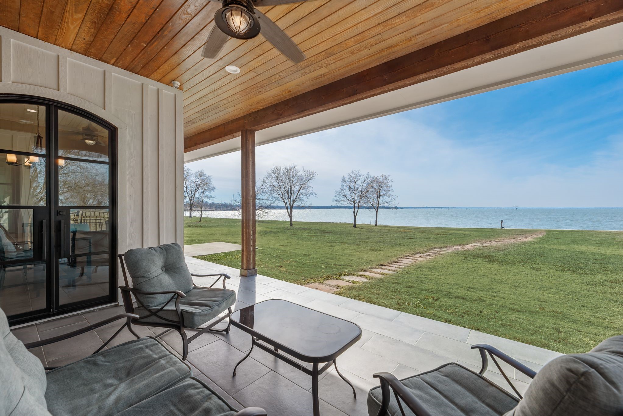 3016 Lake Ridge Drive