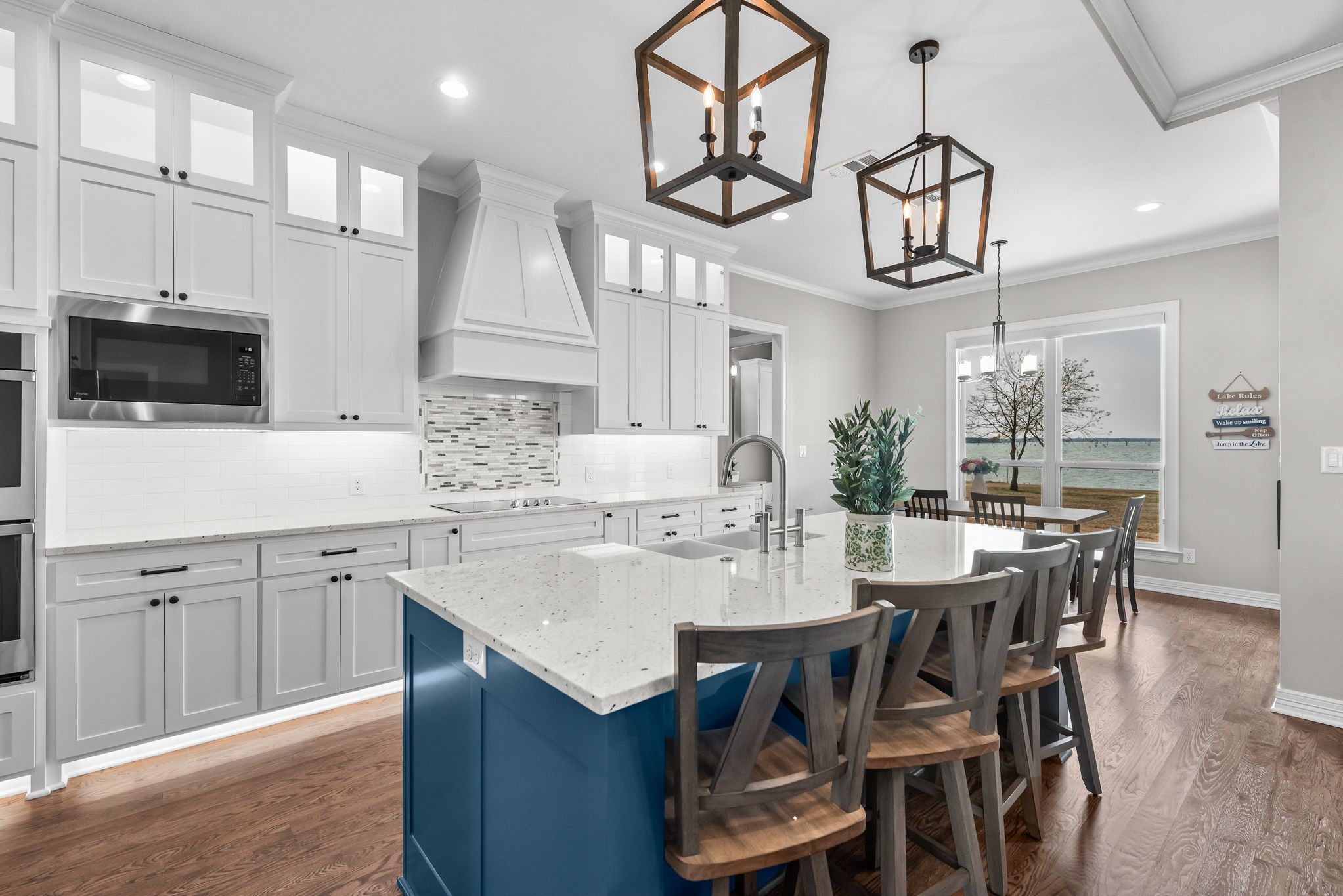 3016 Lake Ridge Drive